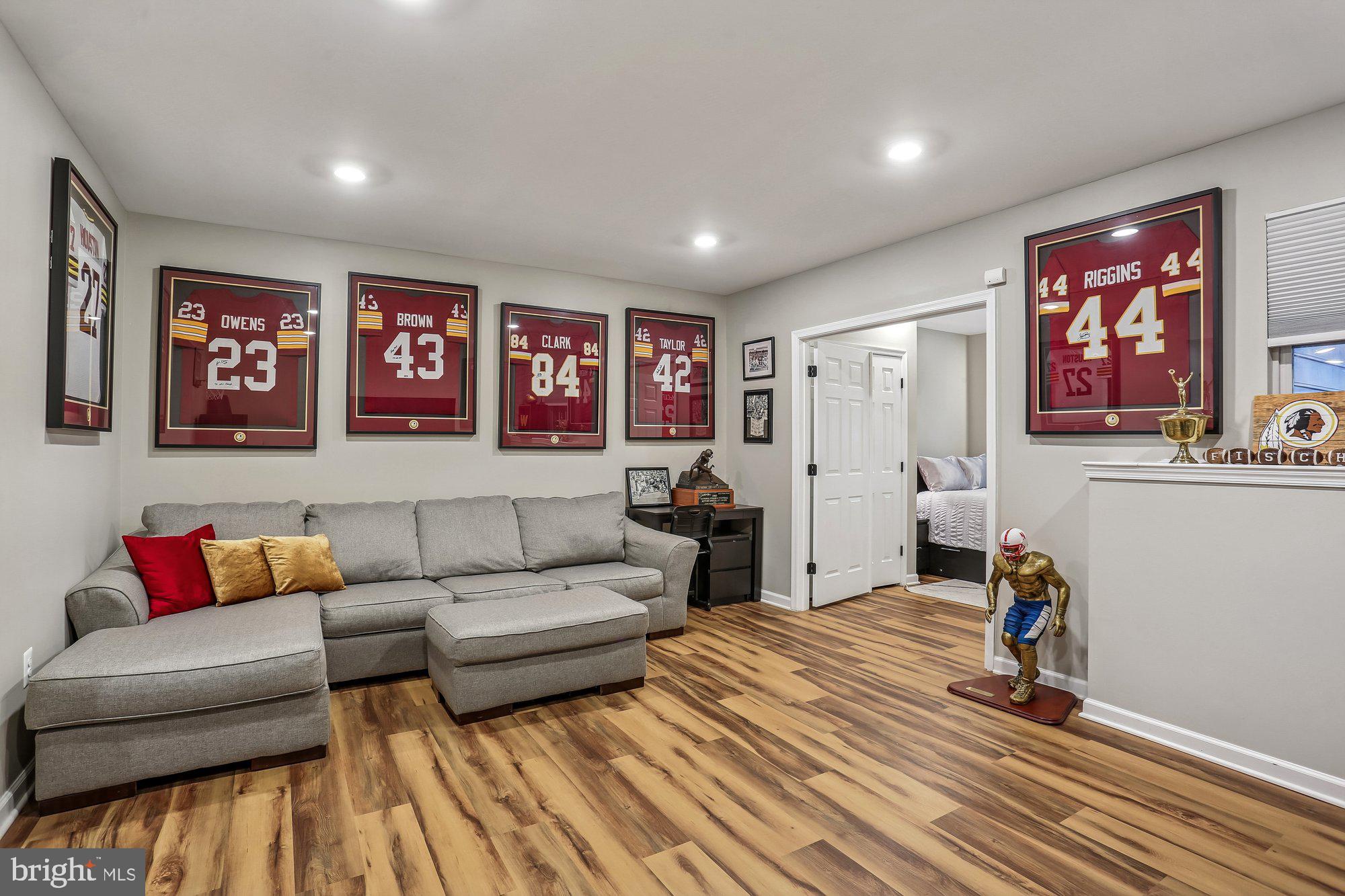 LAKELANDS - Residential