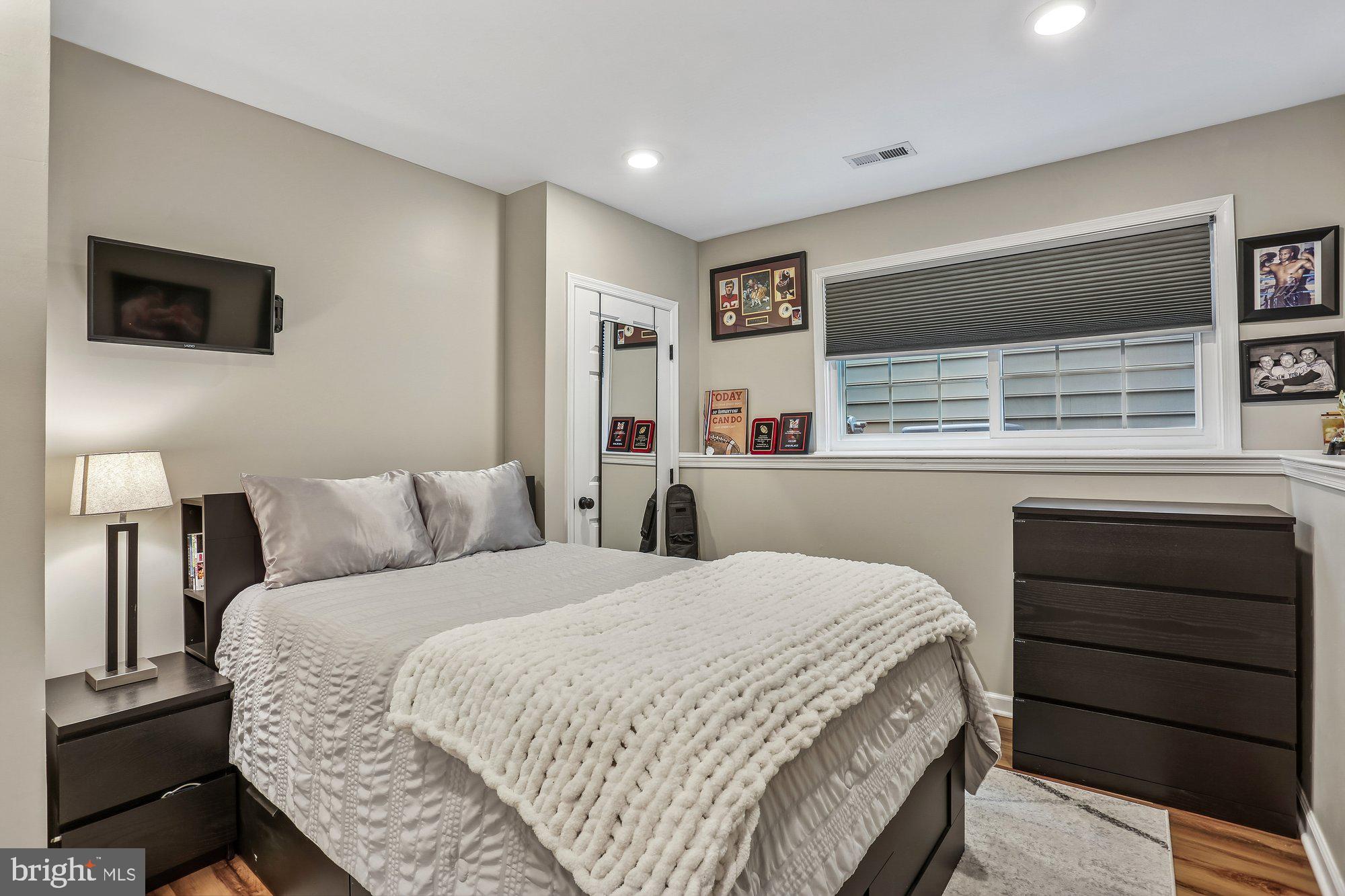 LAKELANDS - Residential