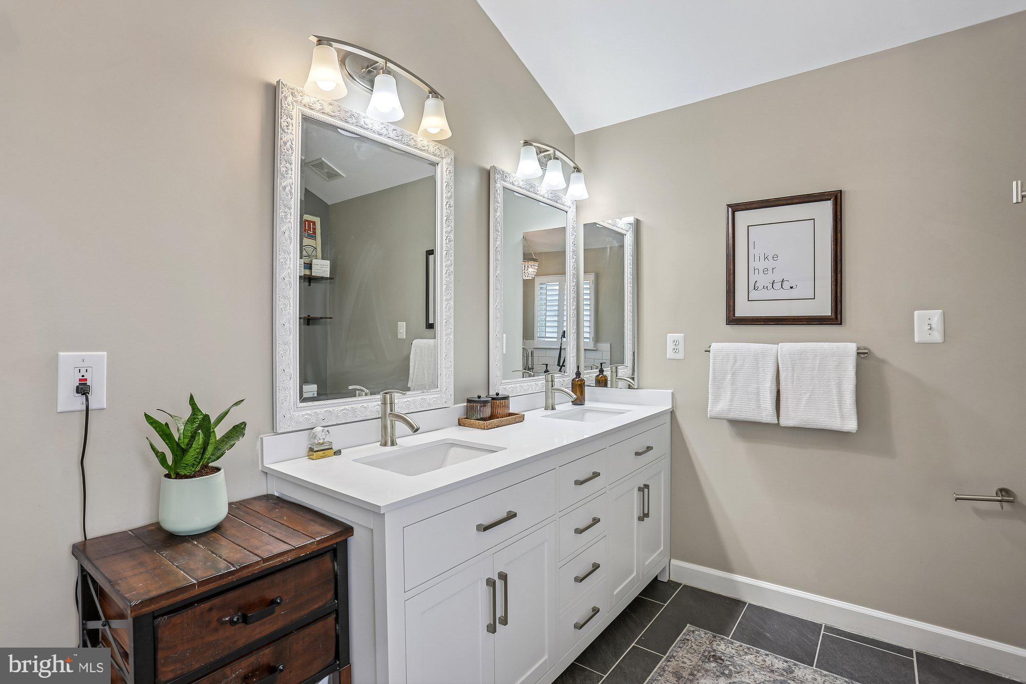 LAKELANDS - Residential