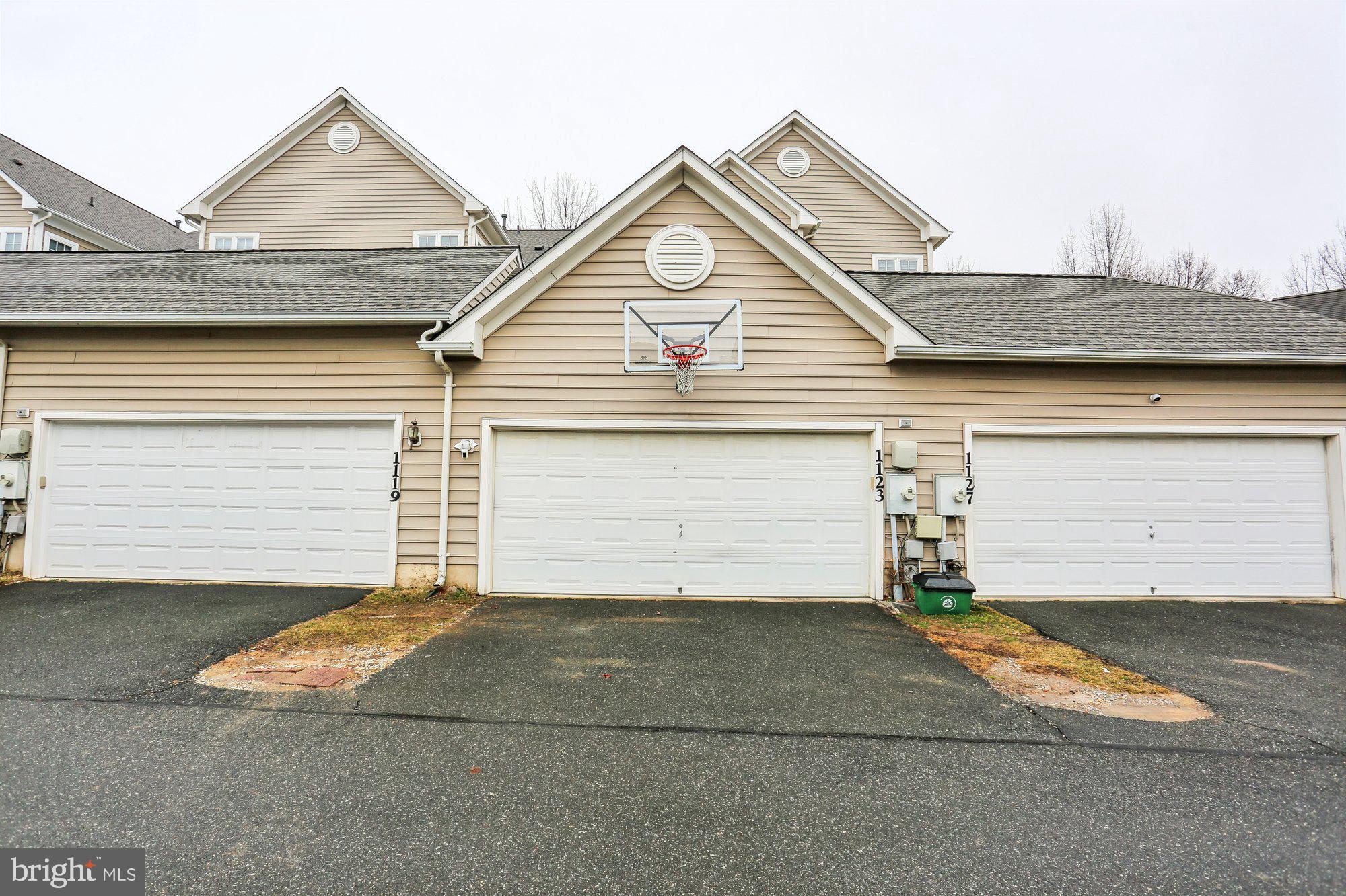 LAKELANDS - Residential