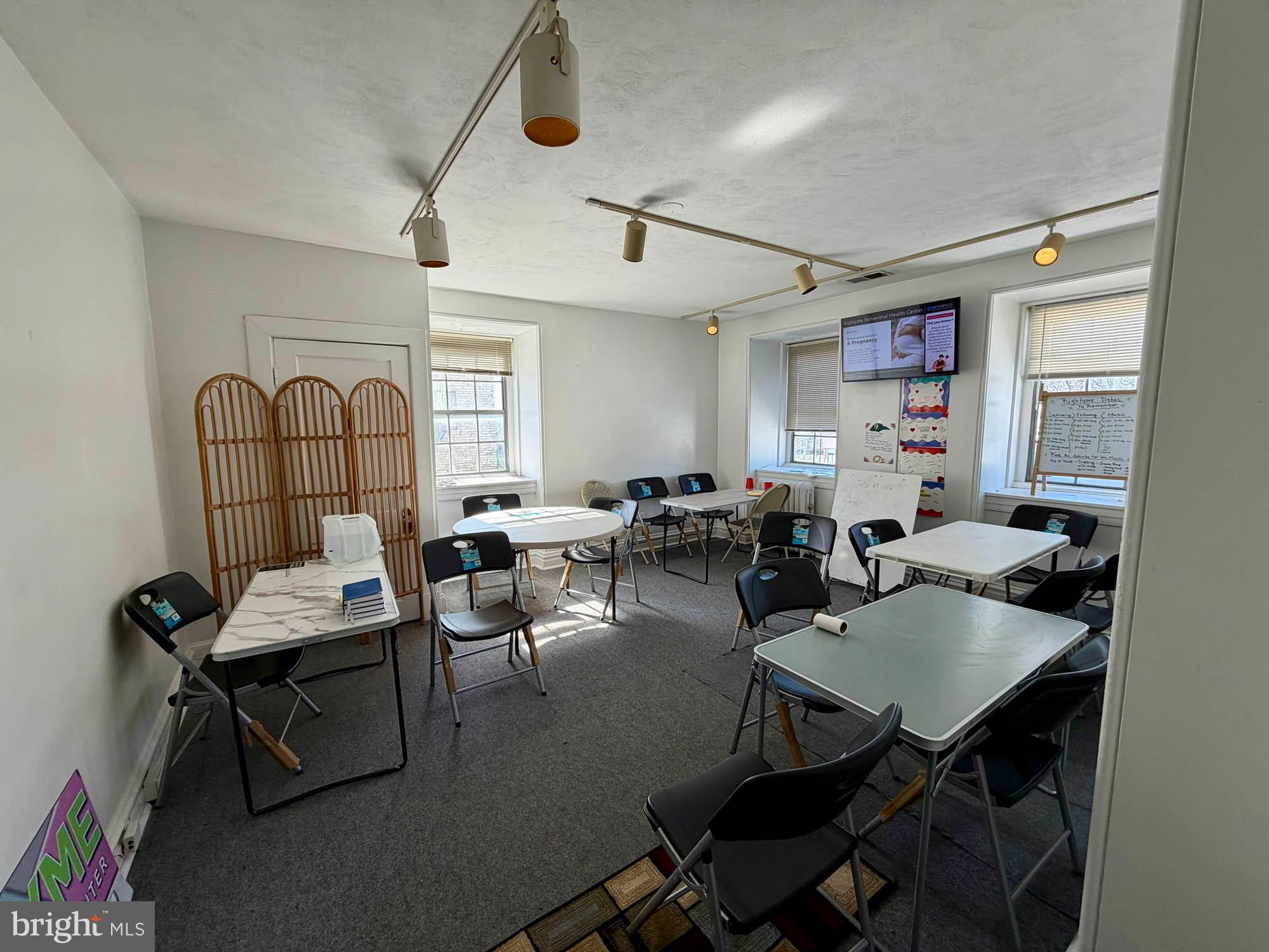 WINSTON GOVANS - Commercial Sale