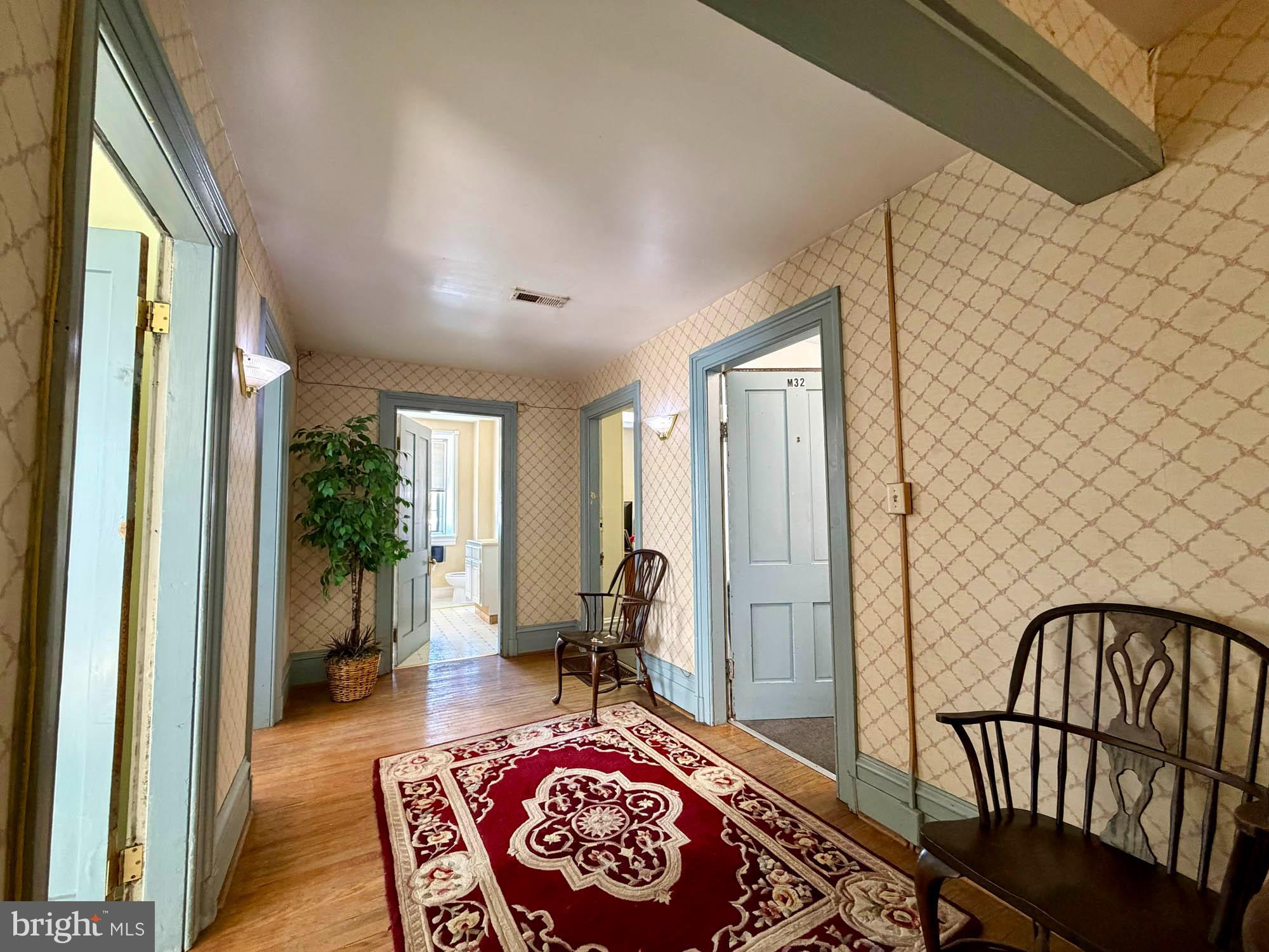 WINSTON GOVANS - Commercial Sale