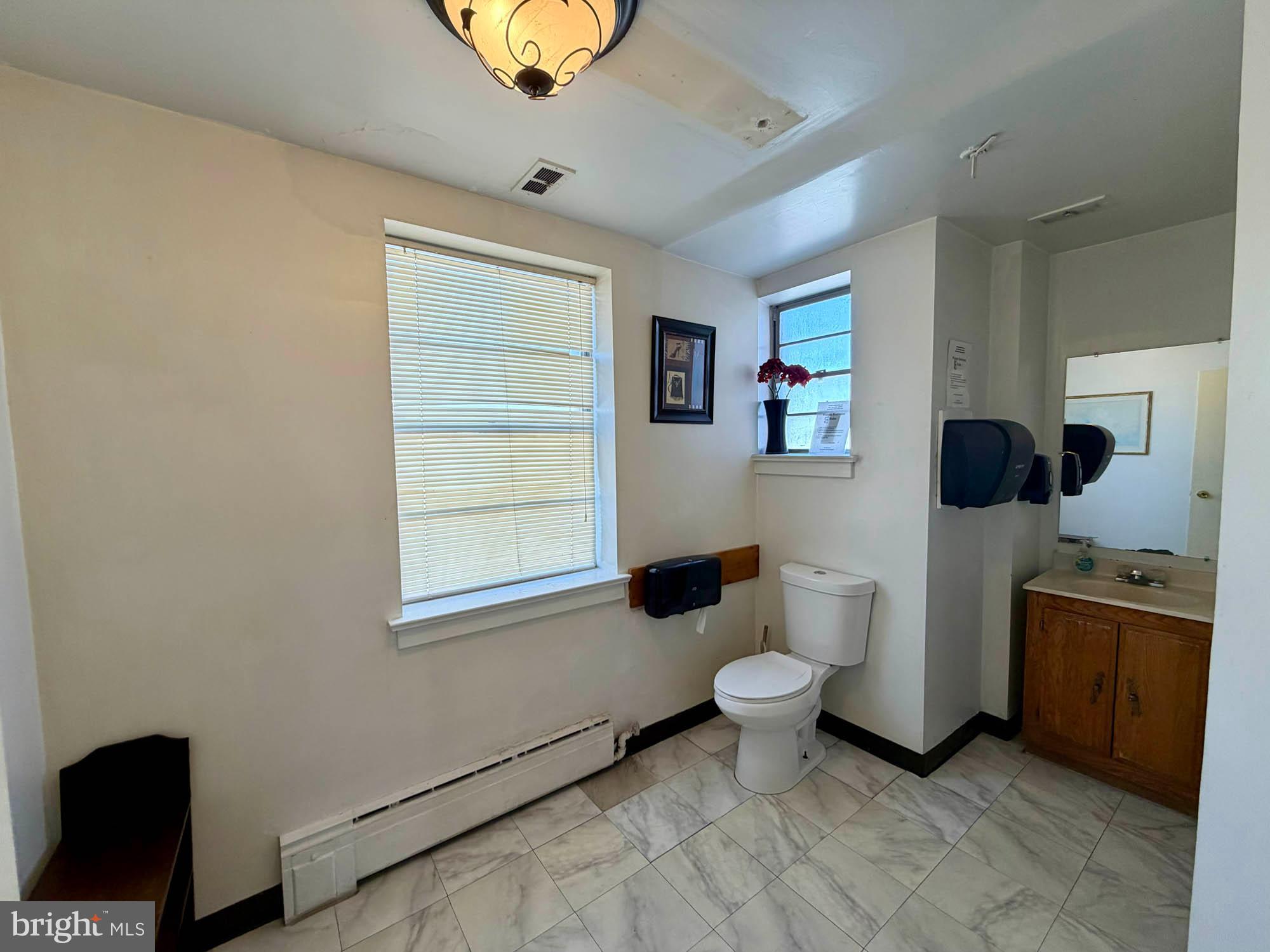 WINSTON GOVANS - Commercial Sale