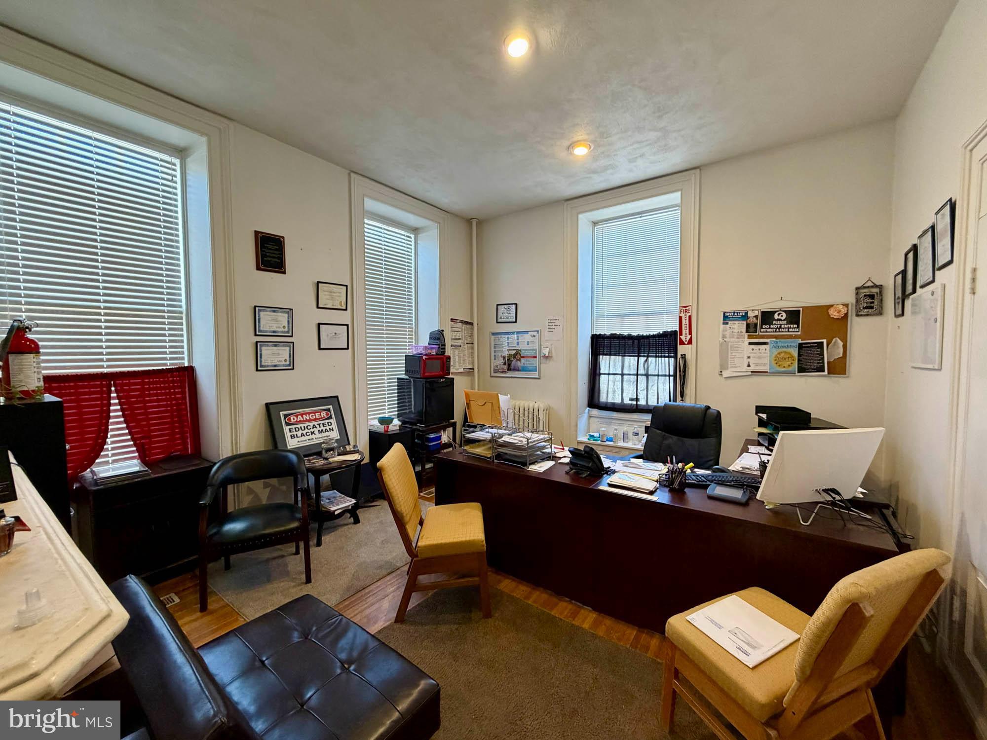 WINSTON GOVANS - Commercial Sale