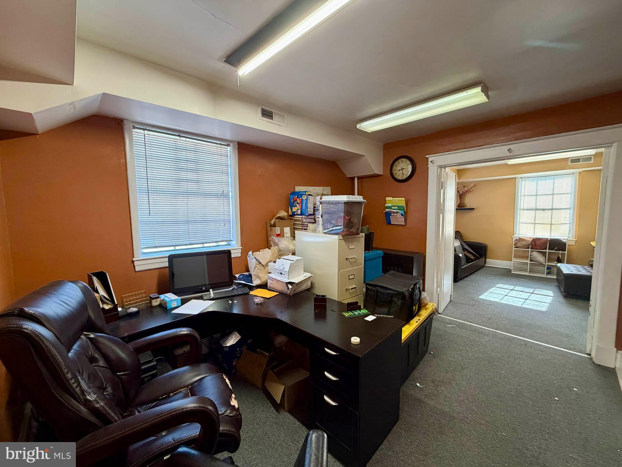 WINSTON GOVANS - Commercial Sale