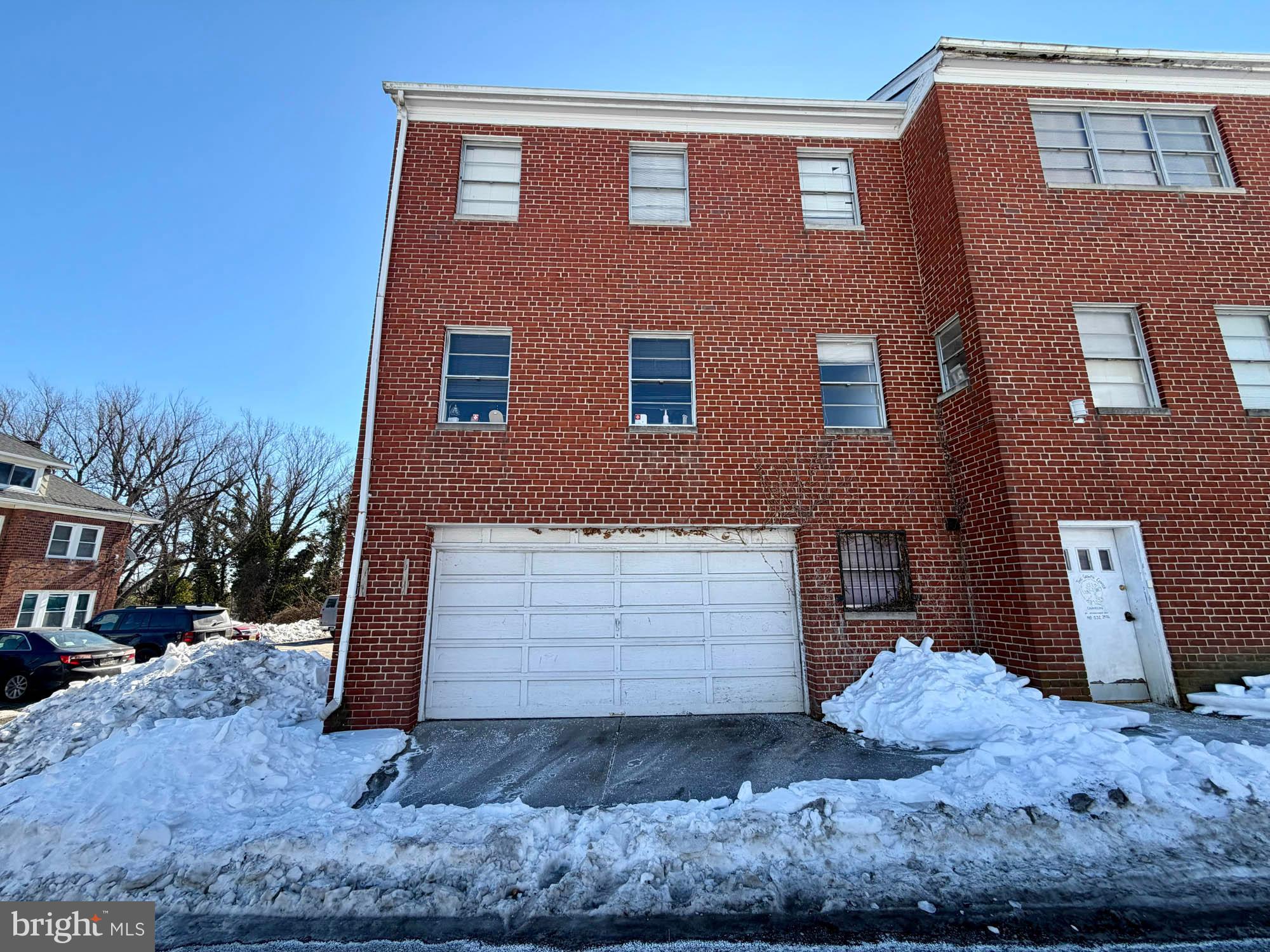 WINSTON GOVANS - Commercial Sale