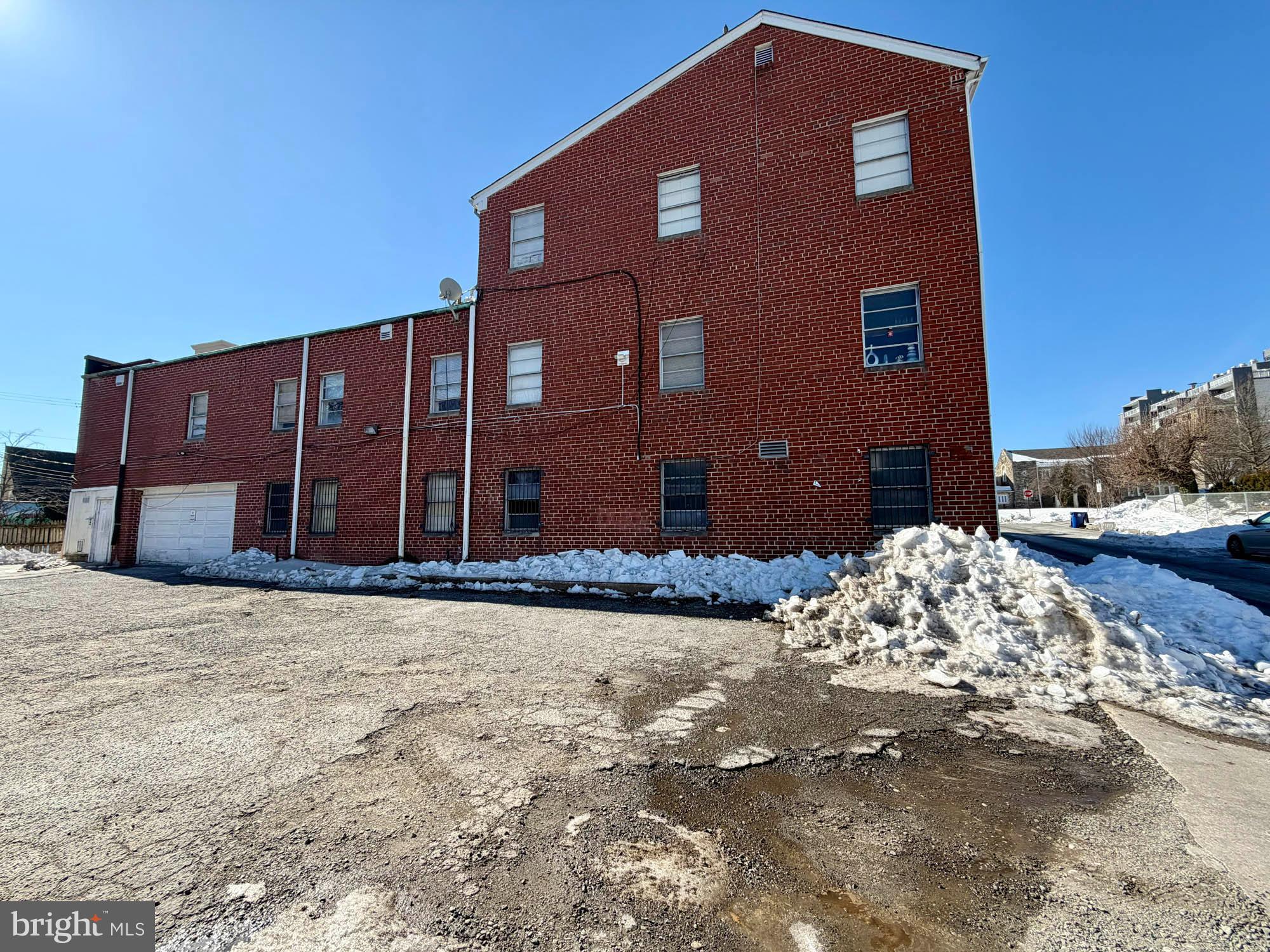 WINSTON GOVANS - Commercial Sale