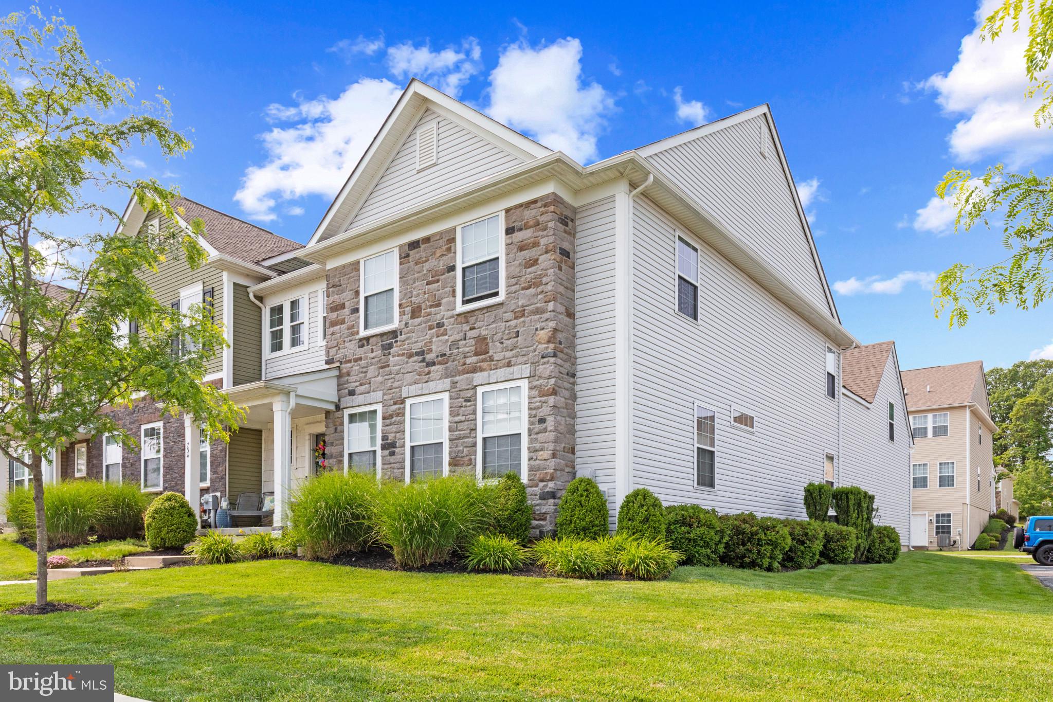 734 SUN VALLEY COURT