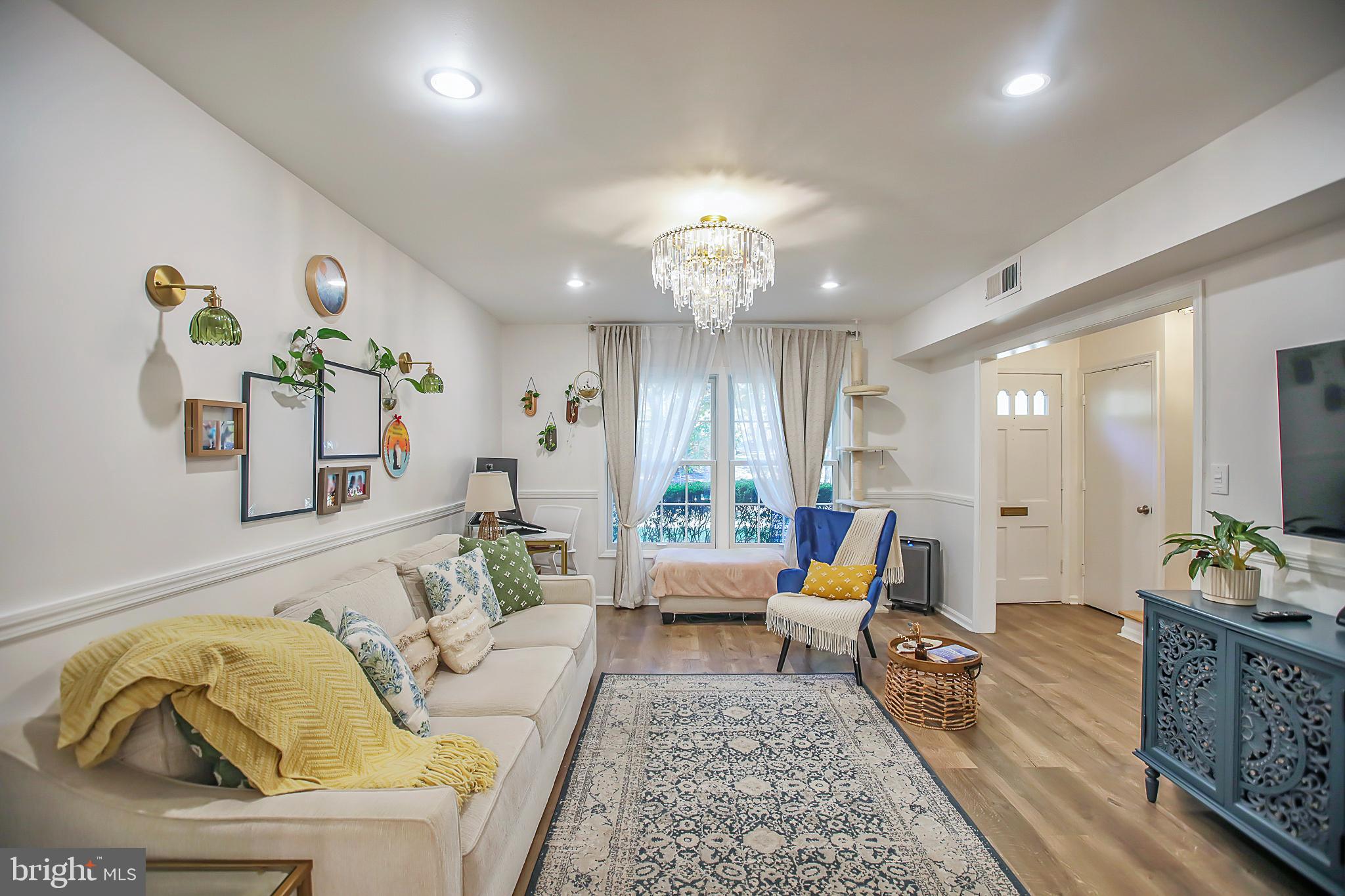 8145 CARRLEIGH PARKWAY