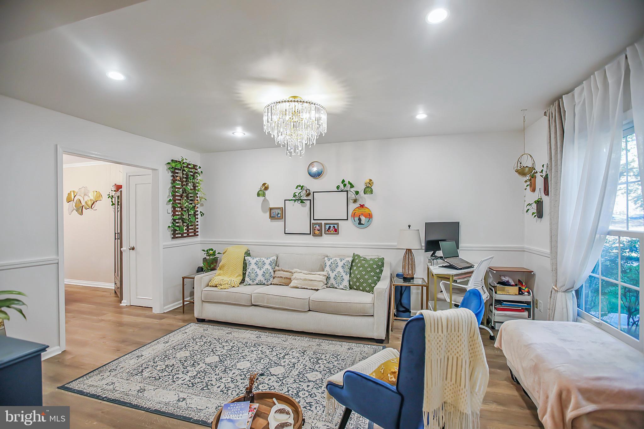 8145 CARRLEIGH PARKWAY