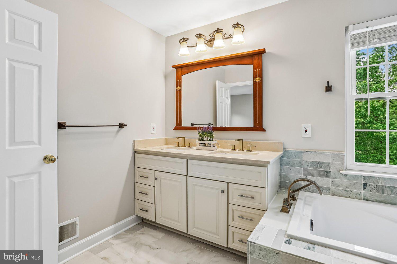 SENECA CROSSING - Residential