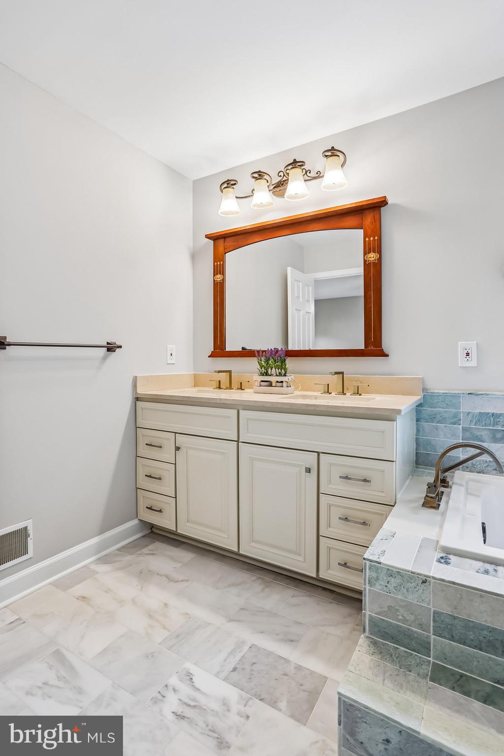 SENECA CROSSING - Residential