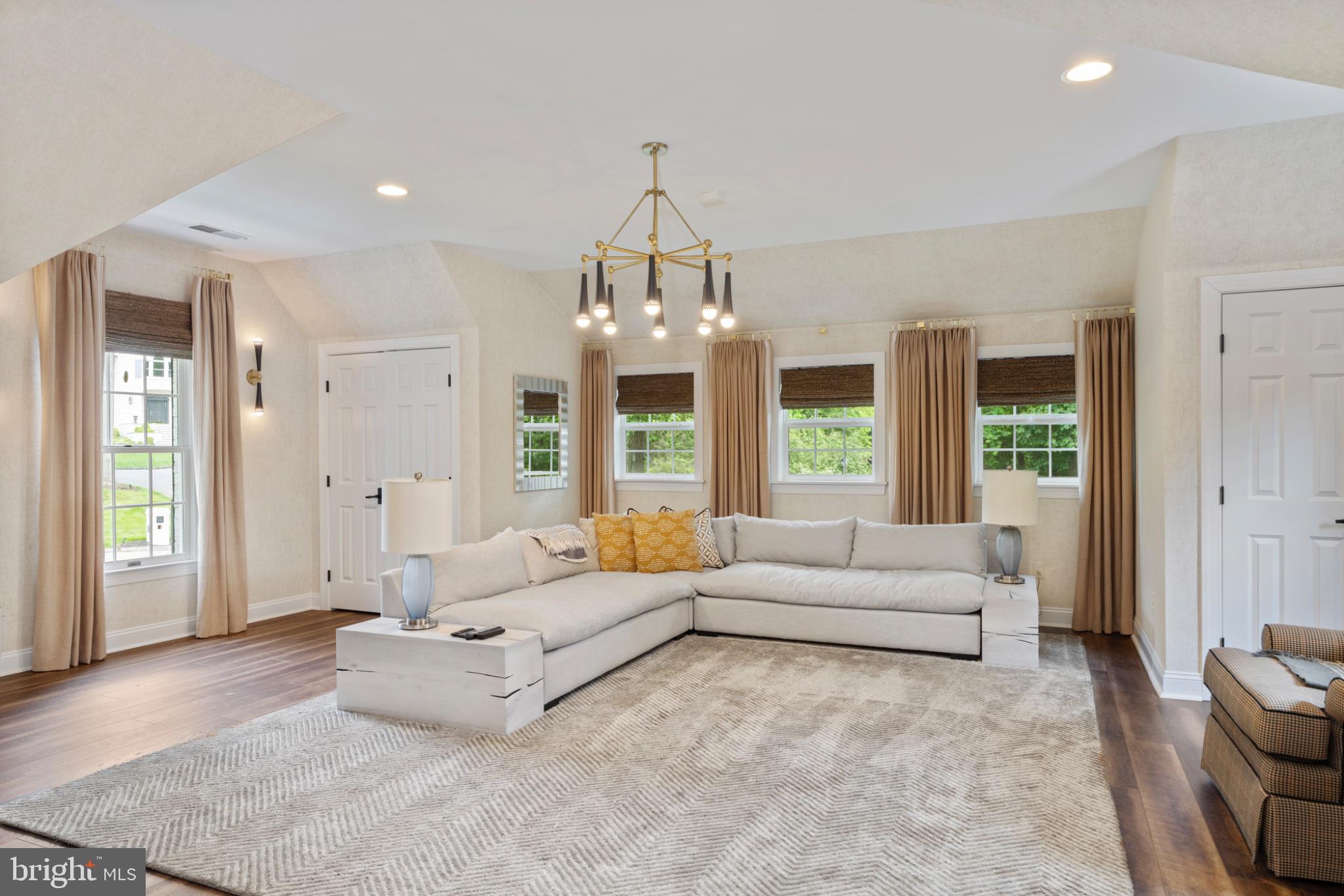 LAURELFORD - Residential