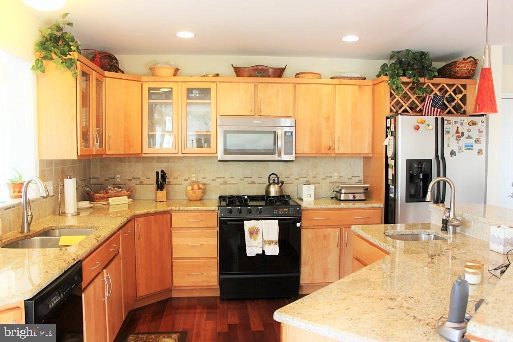 ROSEWOOD - Residential