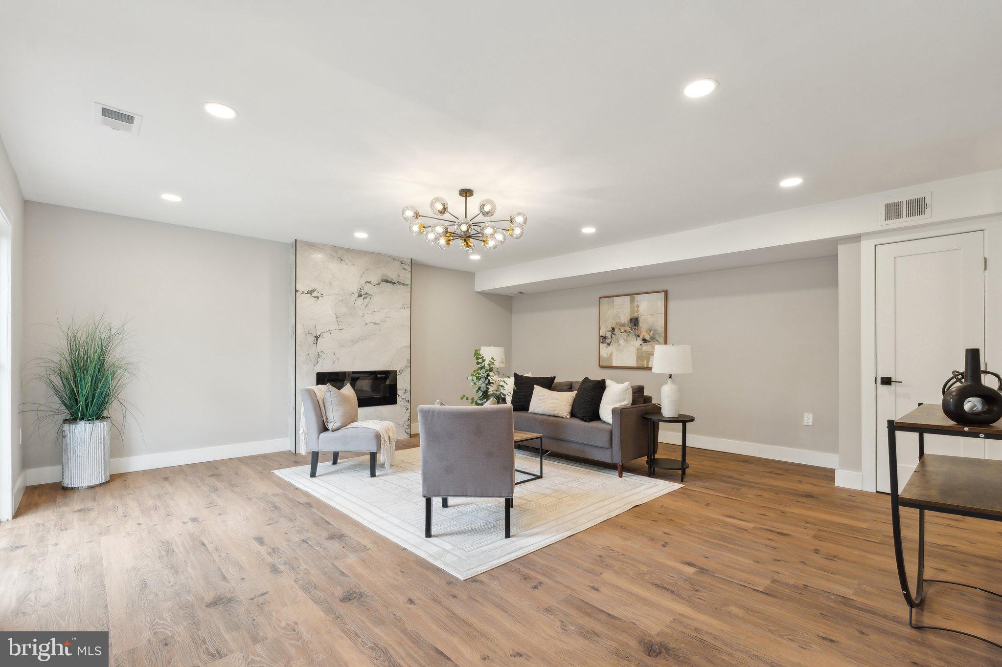 TERRACE TOWNHOUSES OF ANNANDALE - Residential