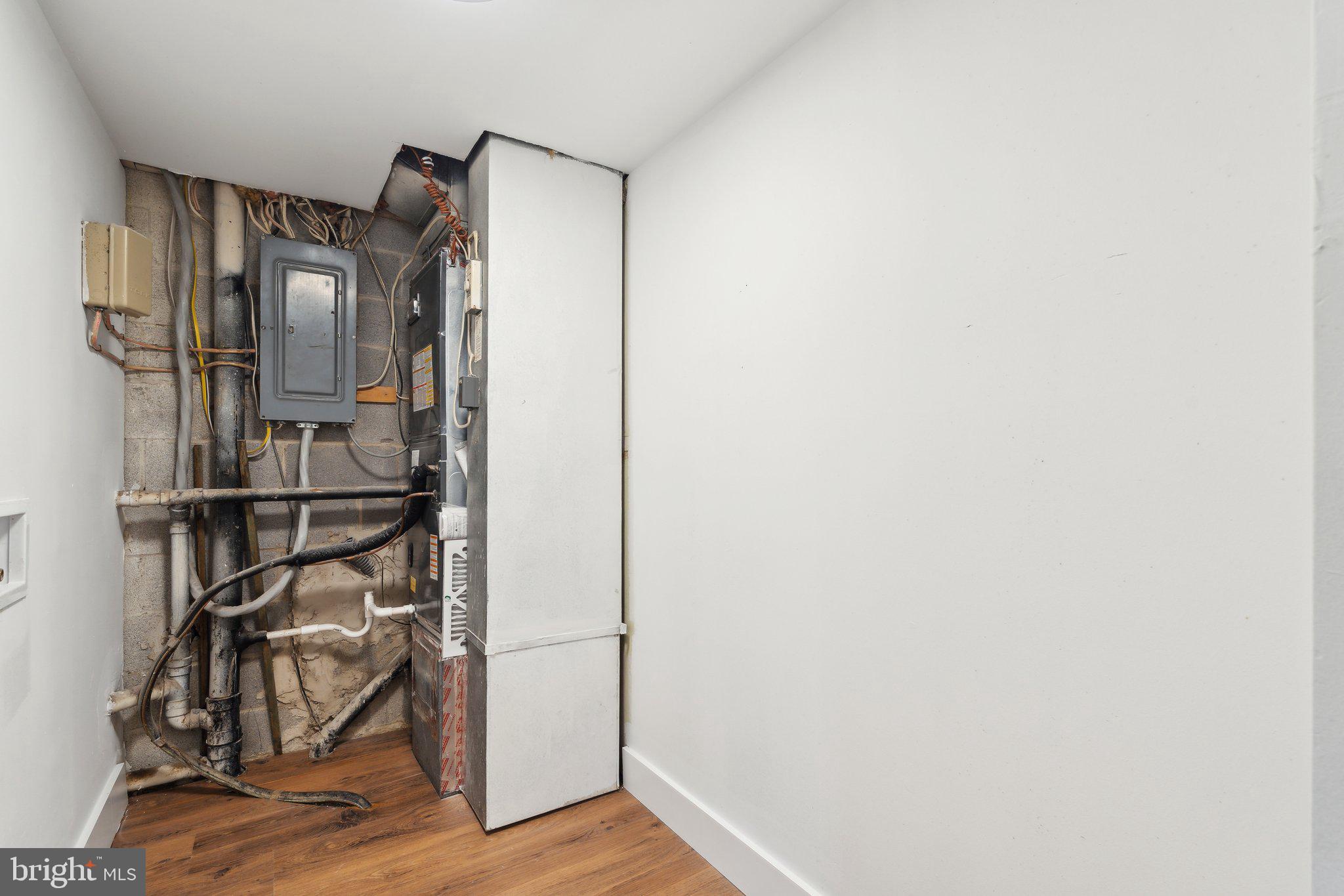 TERRACE TOWNHOUSES OF ANNANDALE - Residential