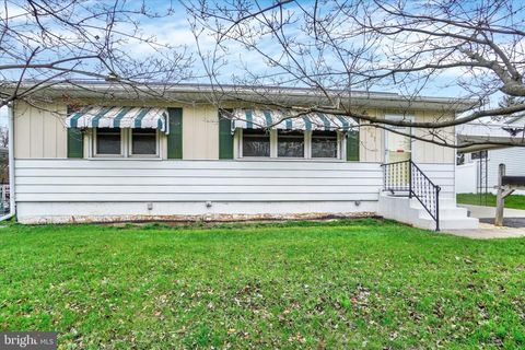 821 GUNNISON ROAD YORK PA 17404