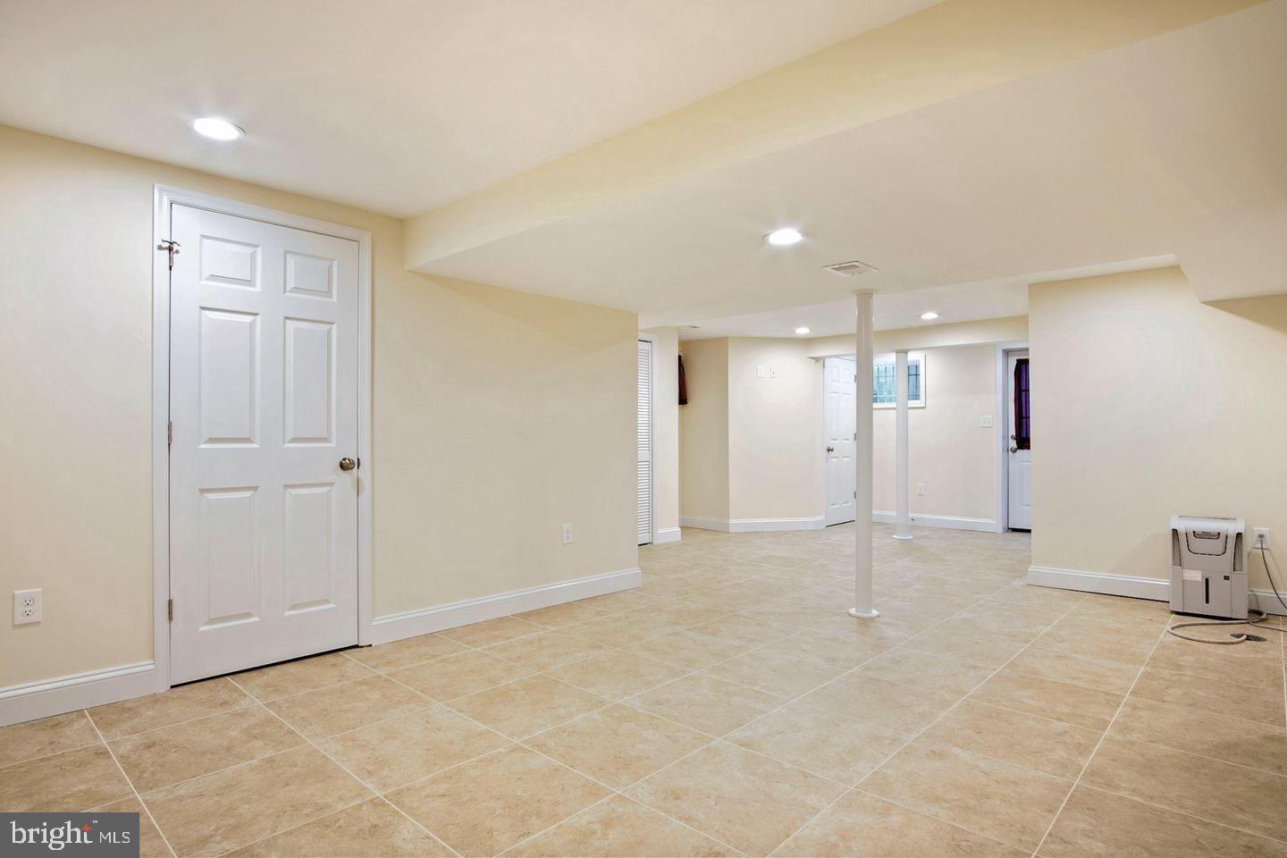 CHEVY CHASE HILLS - Residential Lease