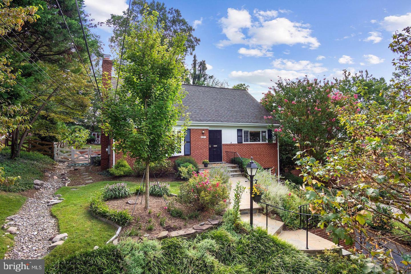 CHEVY CHASE HILLS - Residential Lease