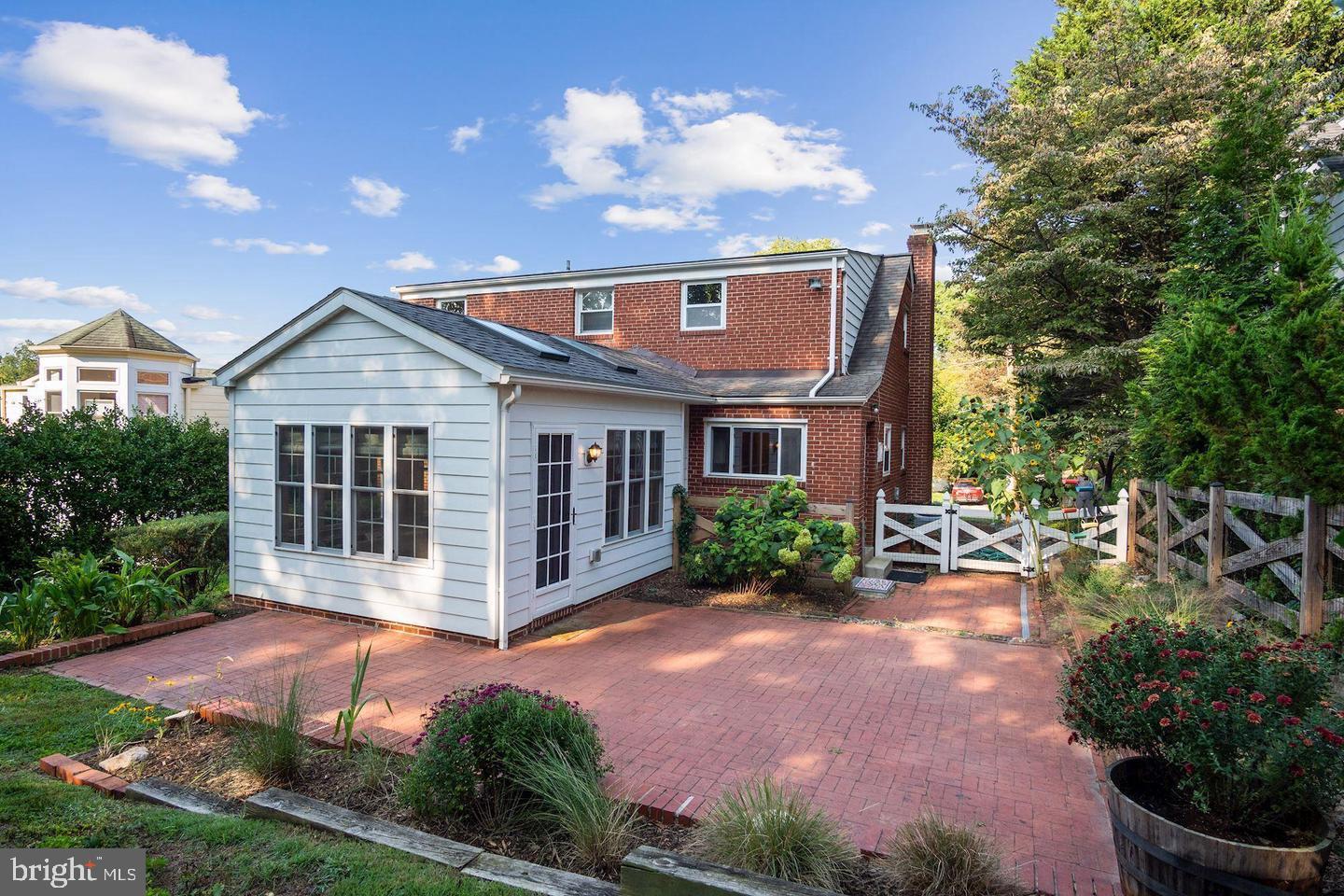 CHEVY CHASE HILLS - Residential Lease