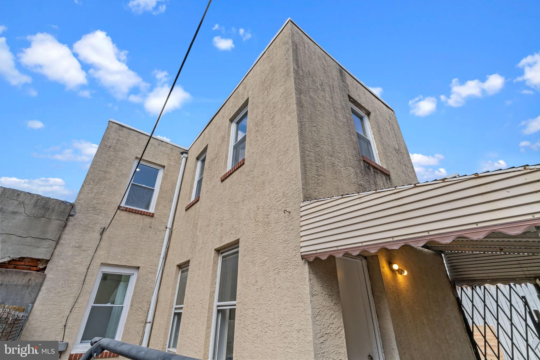 EAST KENSINGTON - Residential