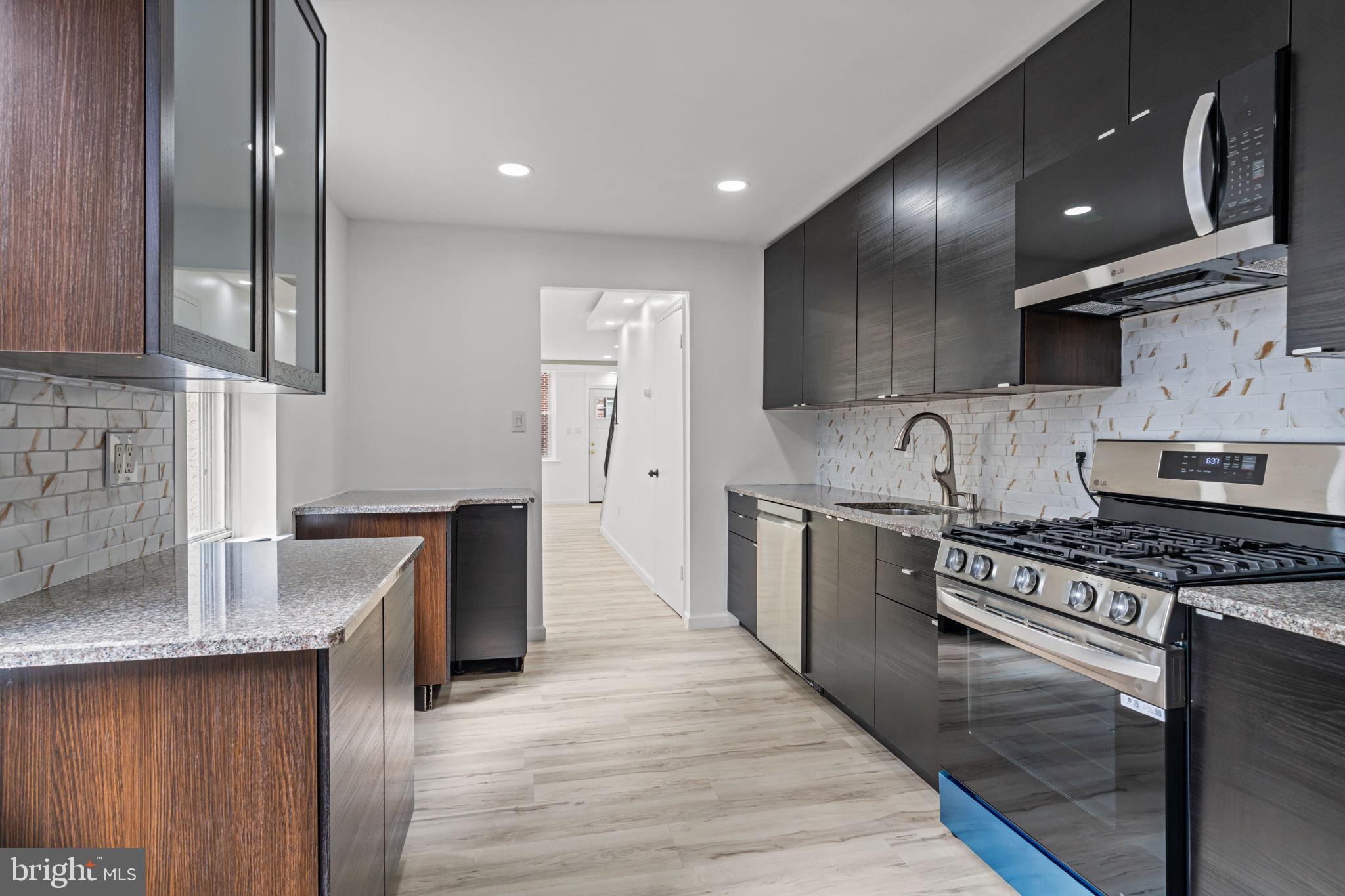 EAST KENSINGTON - Residential