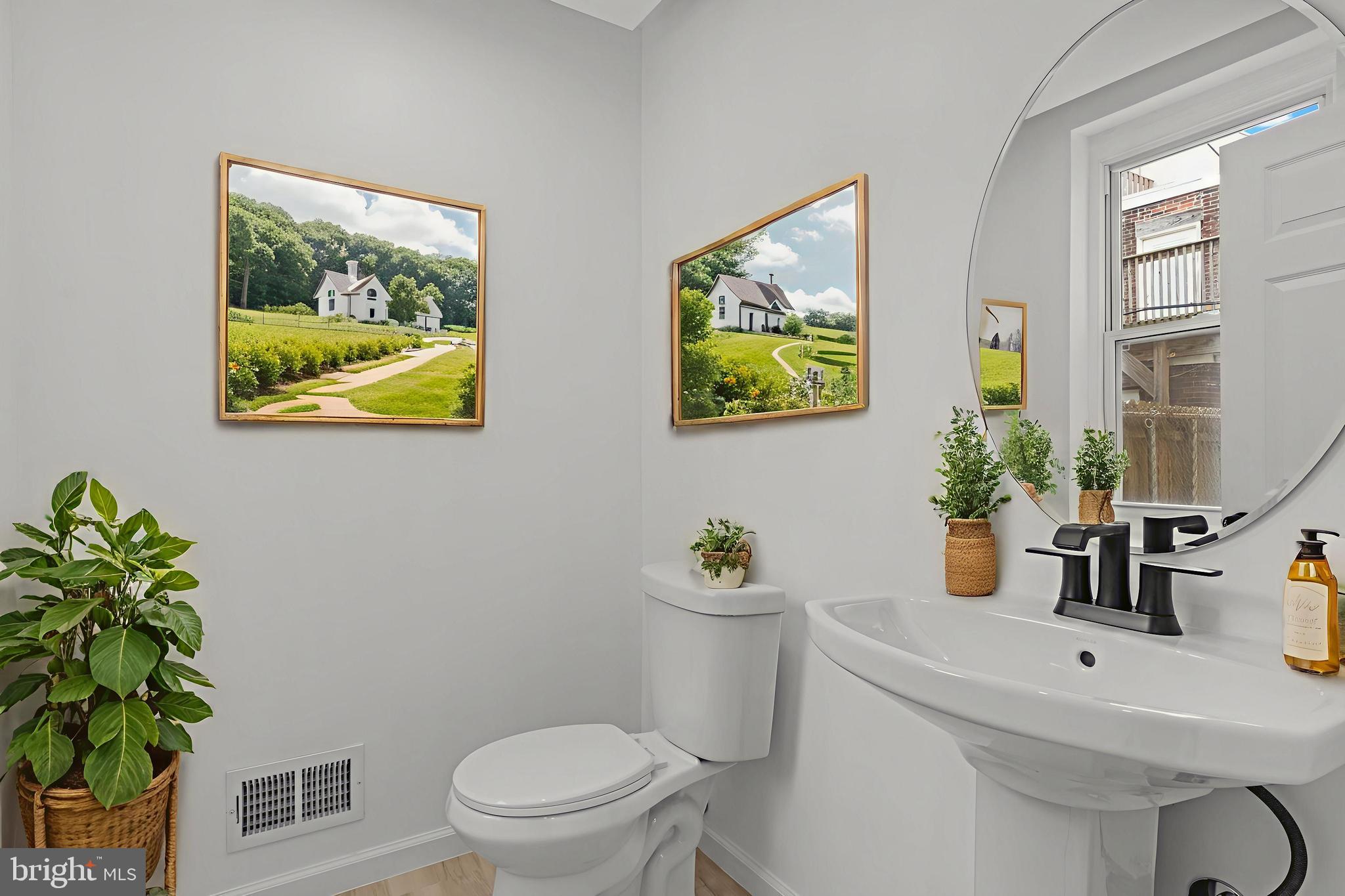 EAST KENSINGTON - Residential