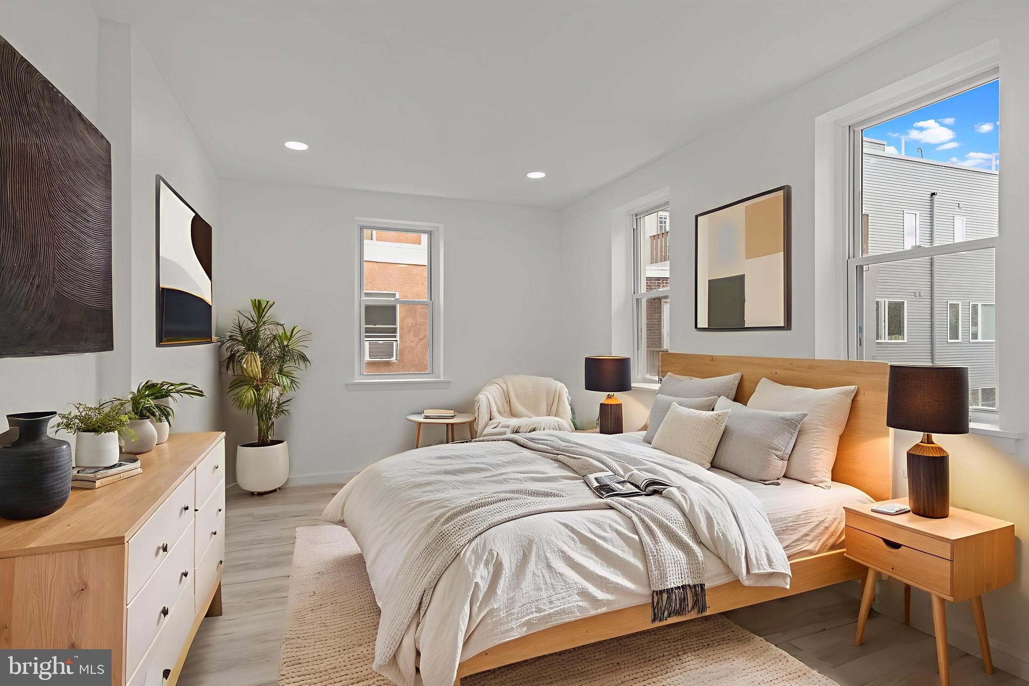 EAST KENSINGTON - Residential