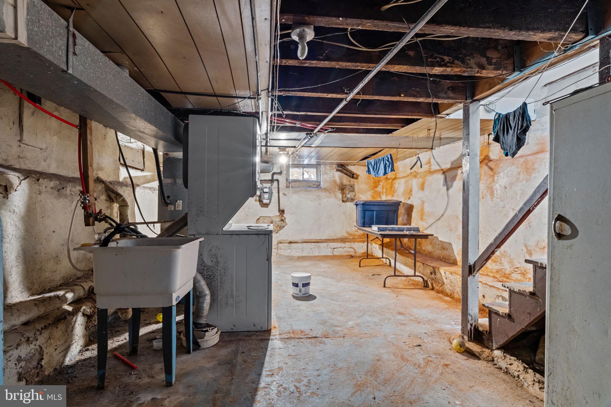 EAST KENSINGTON - Residential