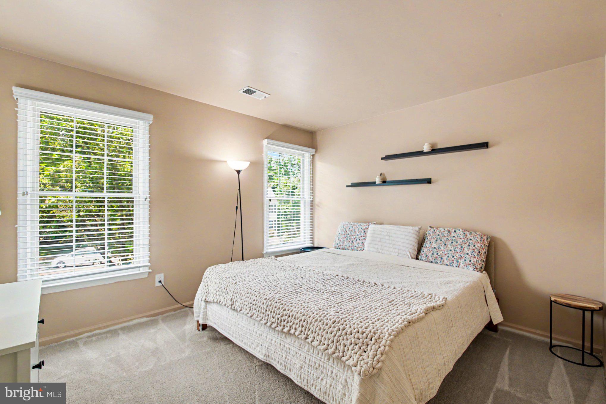 SOUTH RUN OAKS - Residential