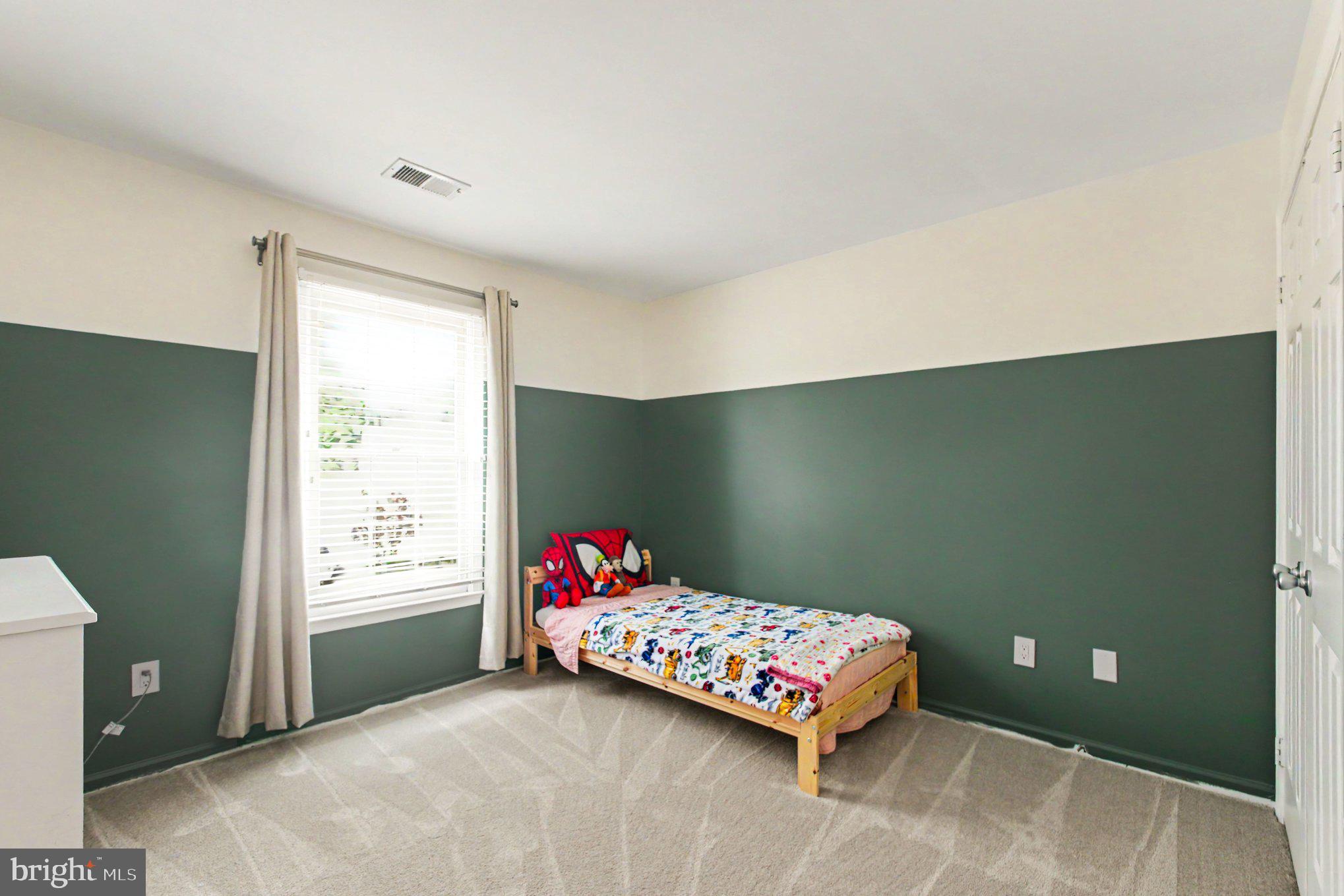 SOUTH RUN OAKS - Residential