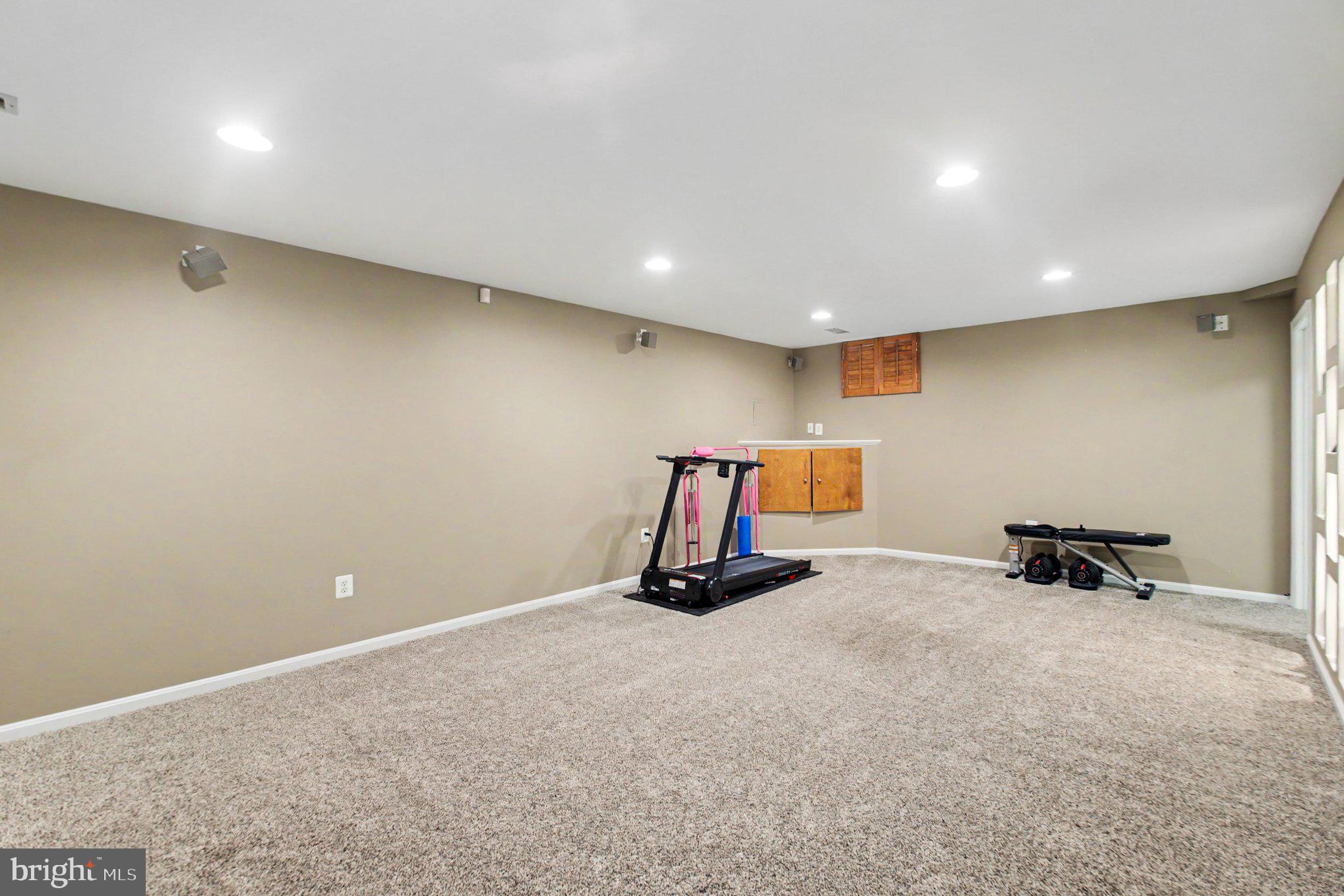 SOUTH RUN OAKS - Residential