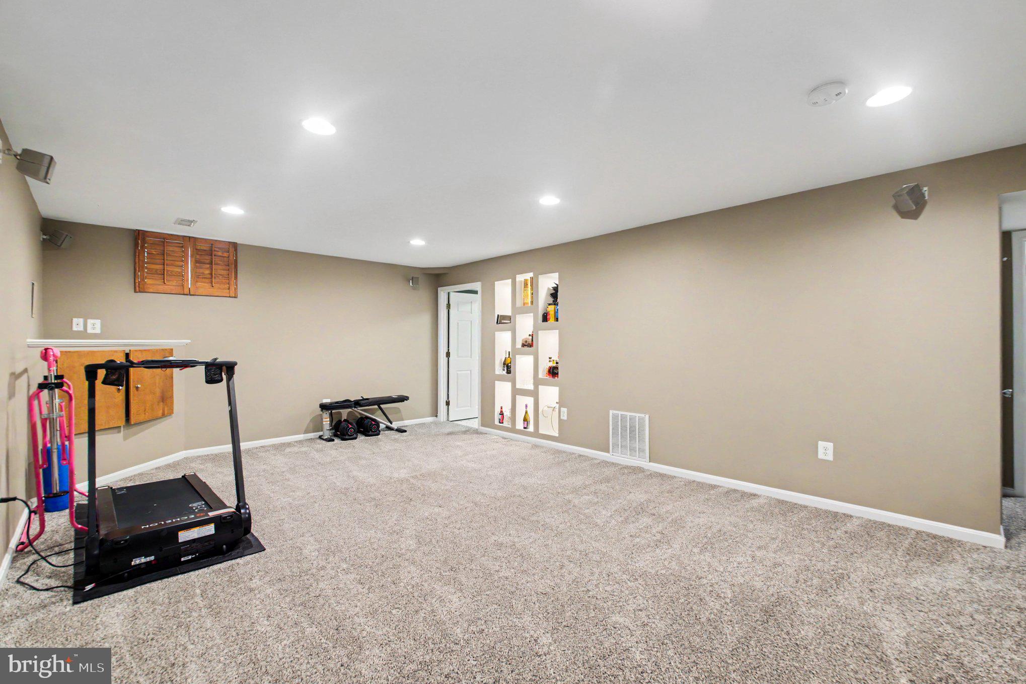 SOUTH RUN OAKS - Residential