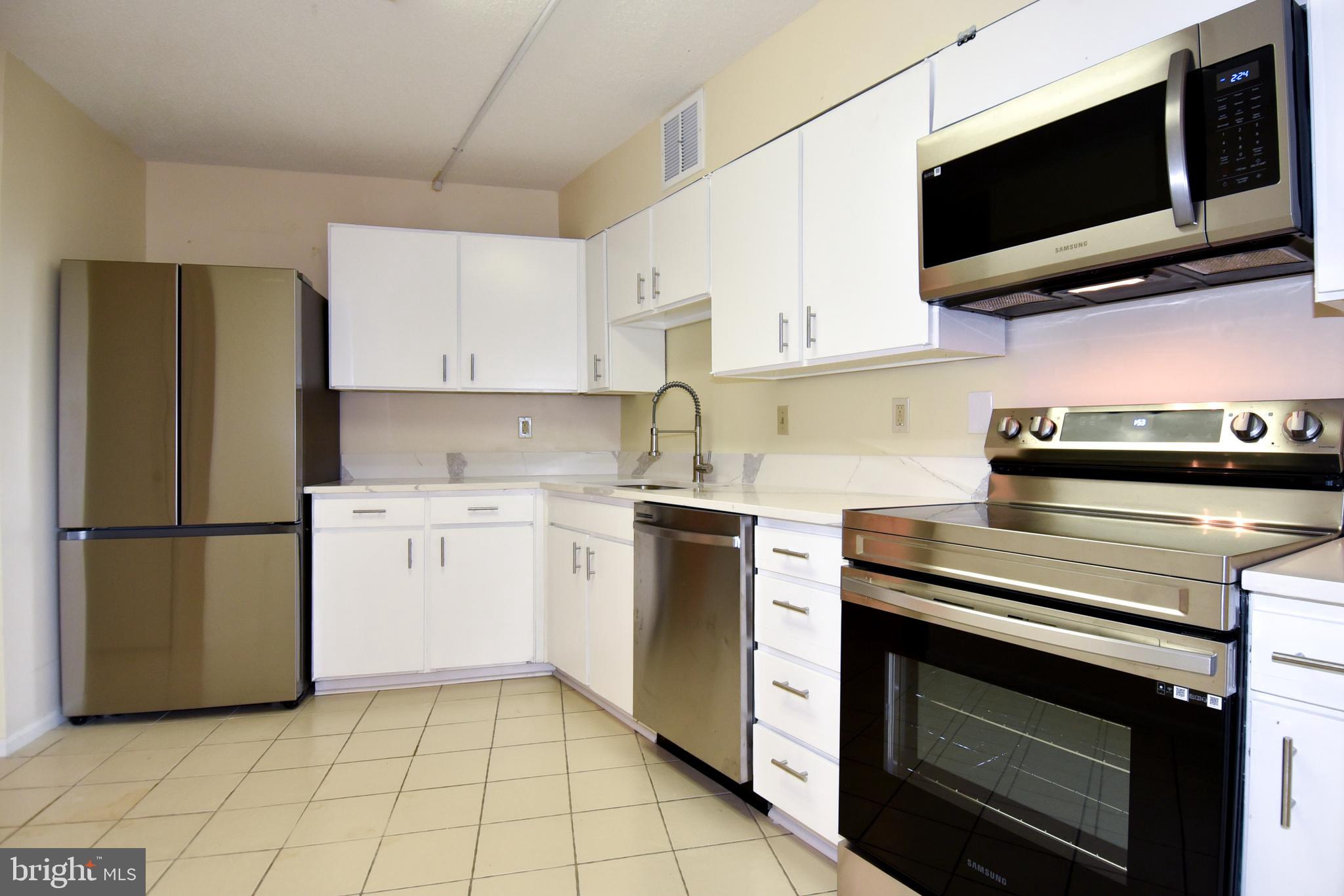 GREENS AT LEISURE WORLD - Residential