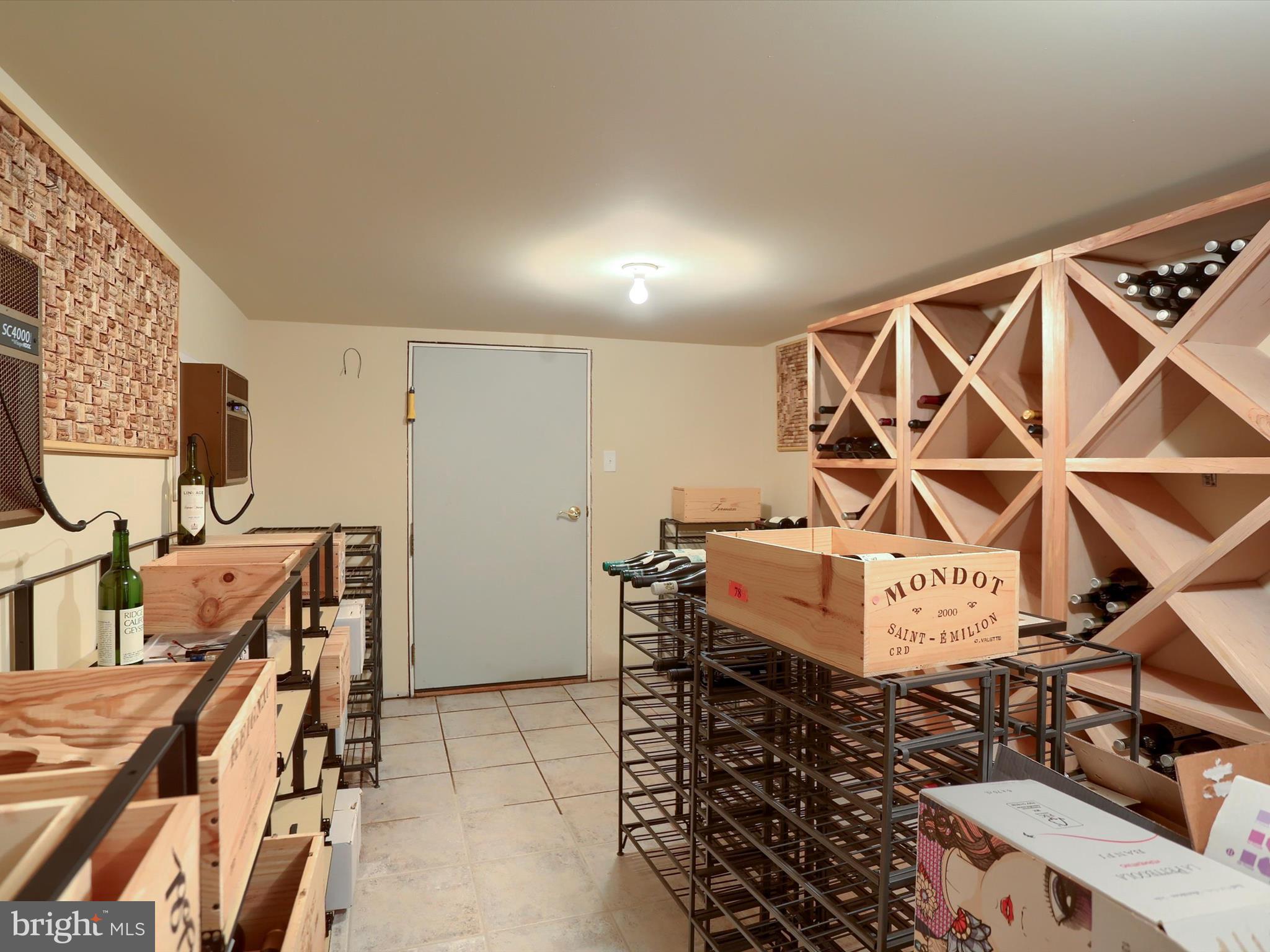 OLD MOORELAND - Residential