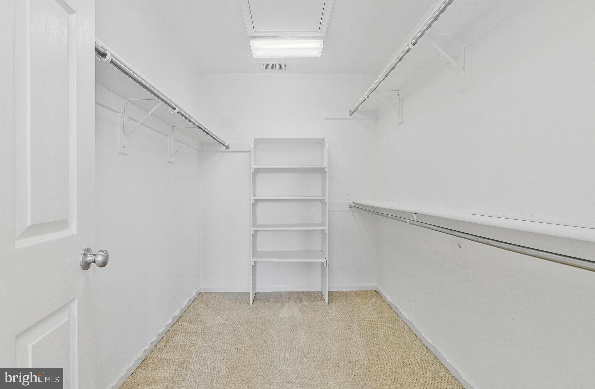 NORTHLAKE - Residential Lease