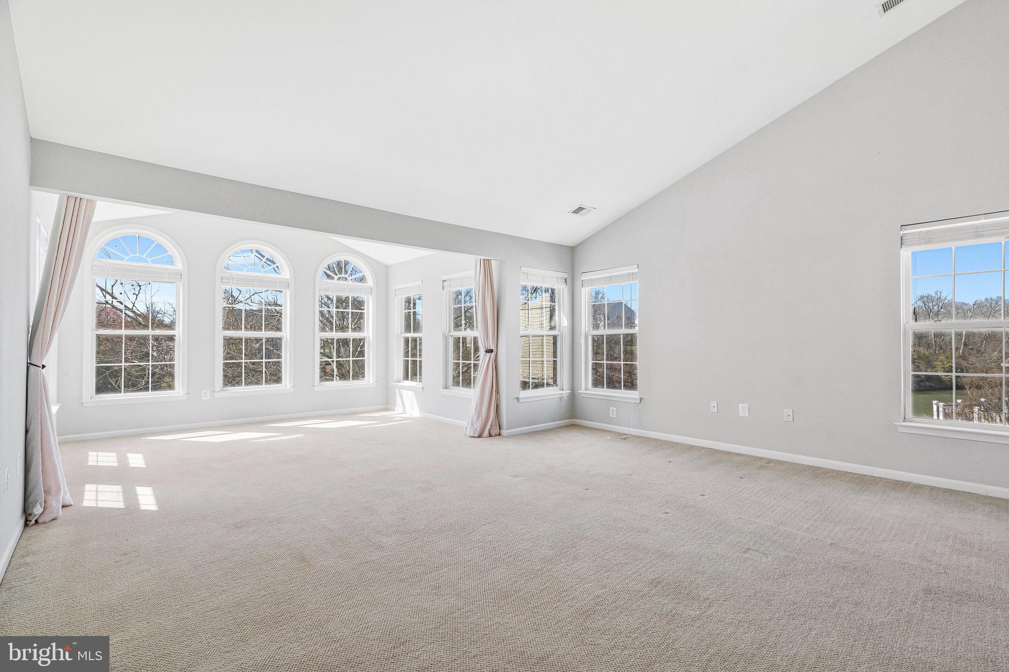 NORTHLAKE - Residential Lease