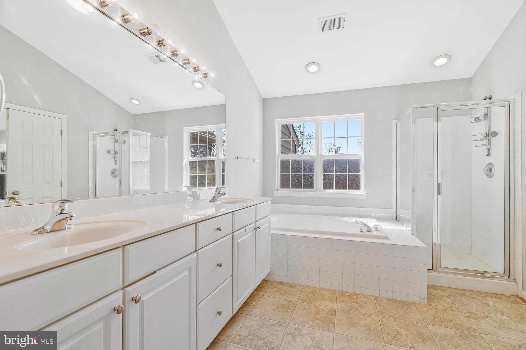 NORTHLAKE - Residential Lease