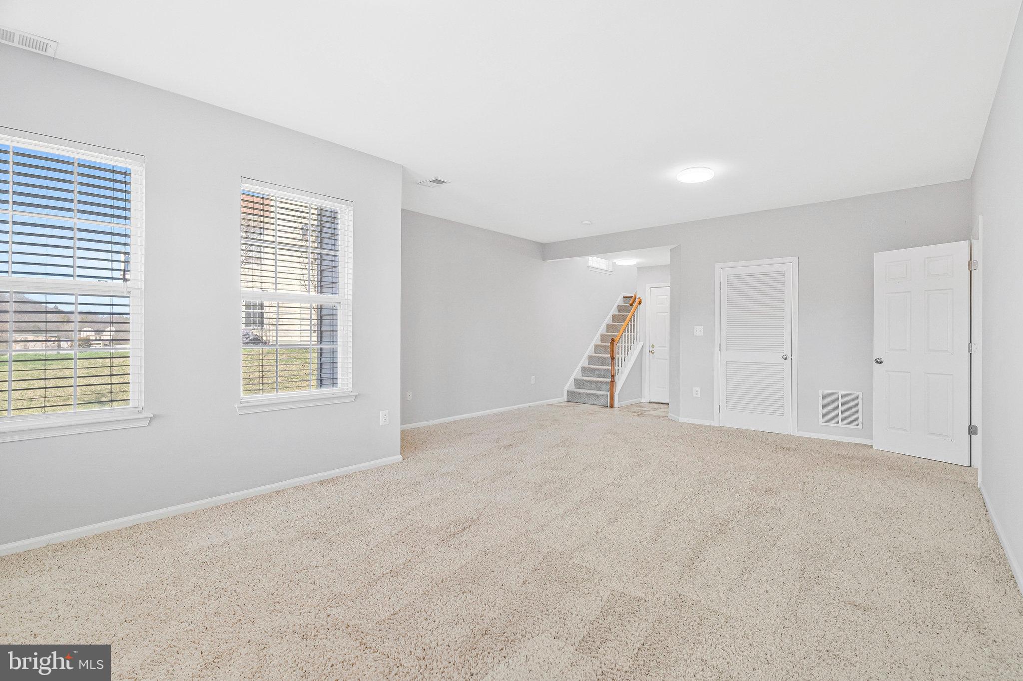 NORTHLAKE - Residential Lease