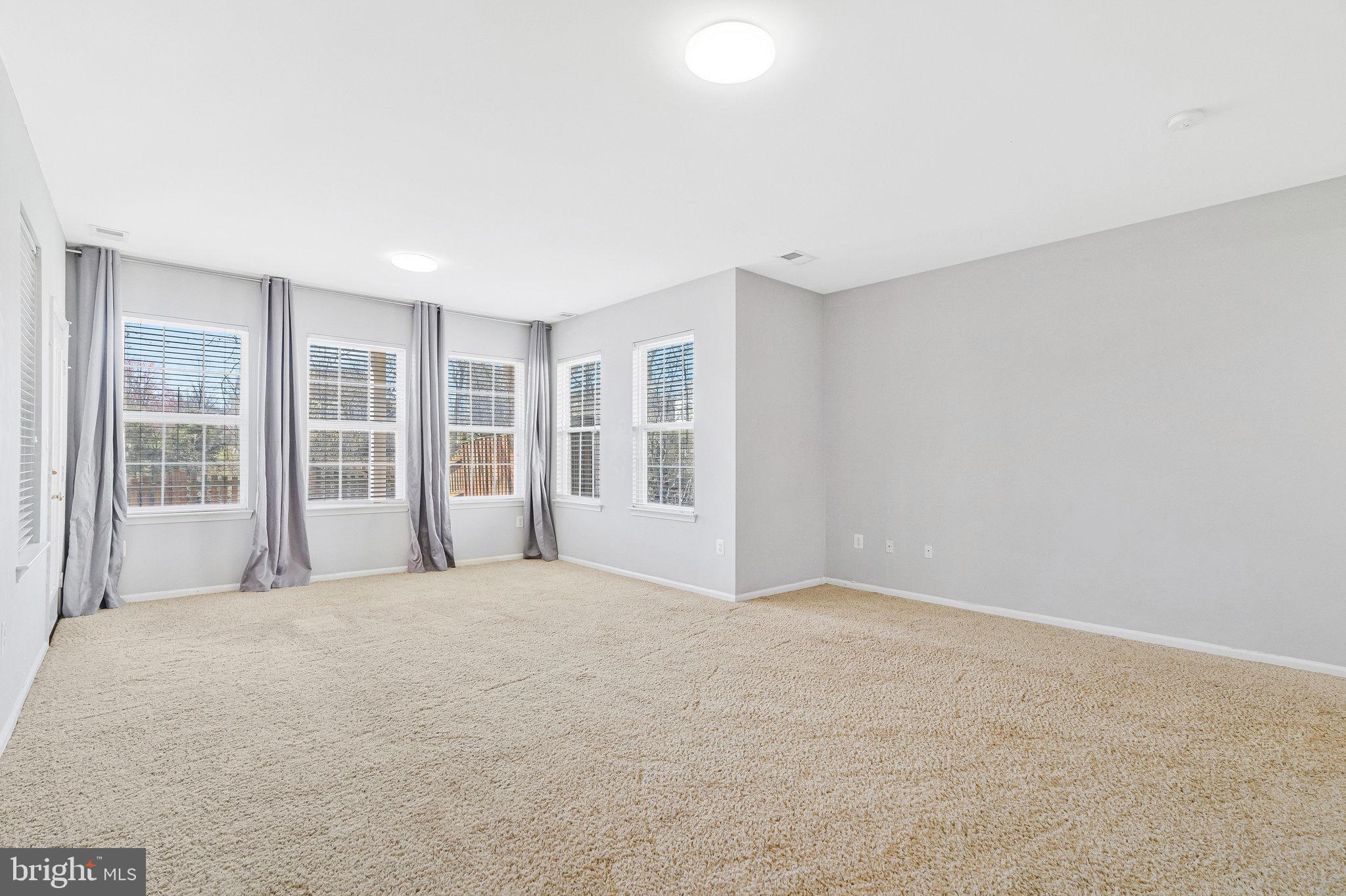 NORTHLAKE - Residential Lease