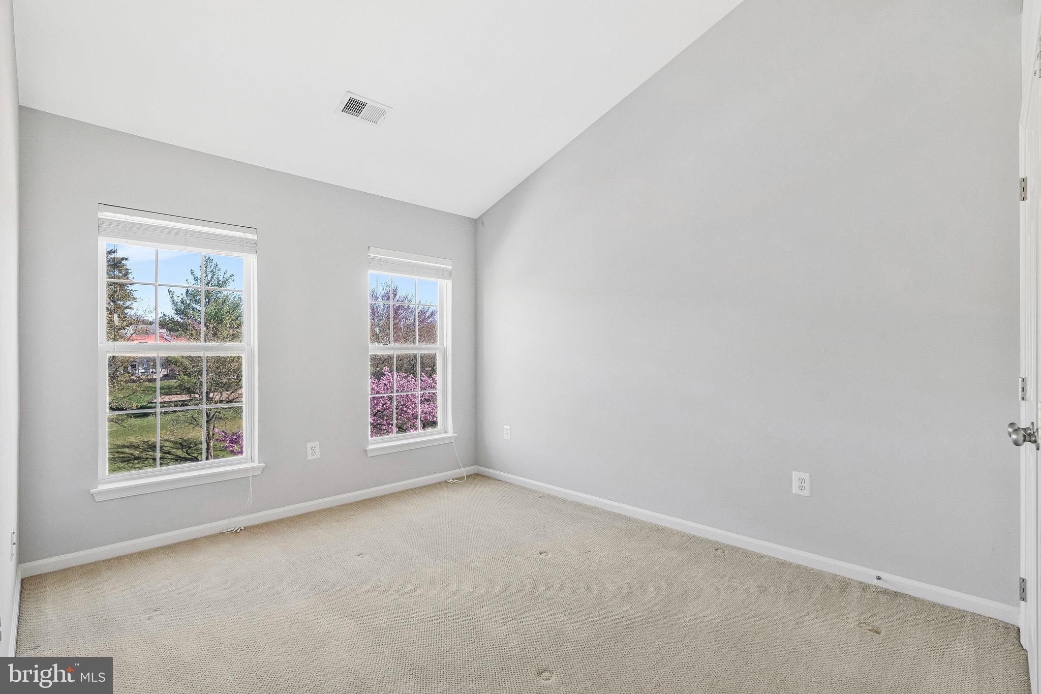 NORTHLAKE - Residential Lease