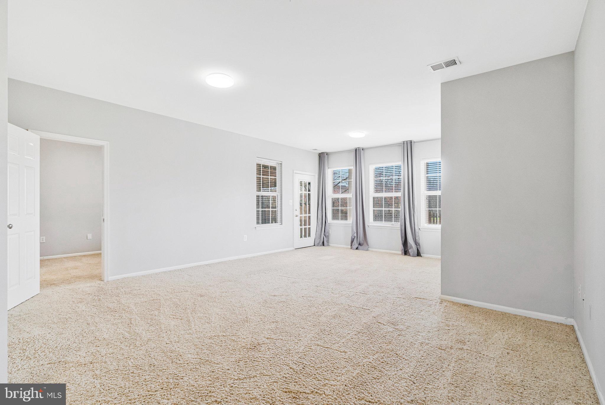 NORTHLAKE - Residential Lease