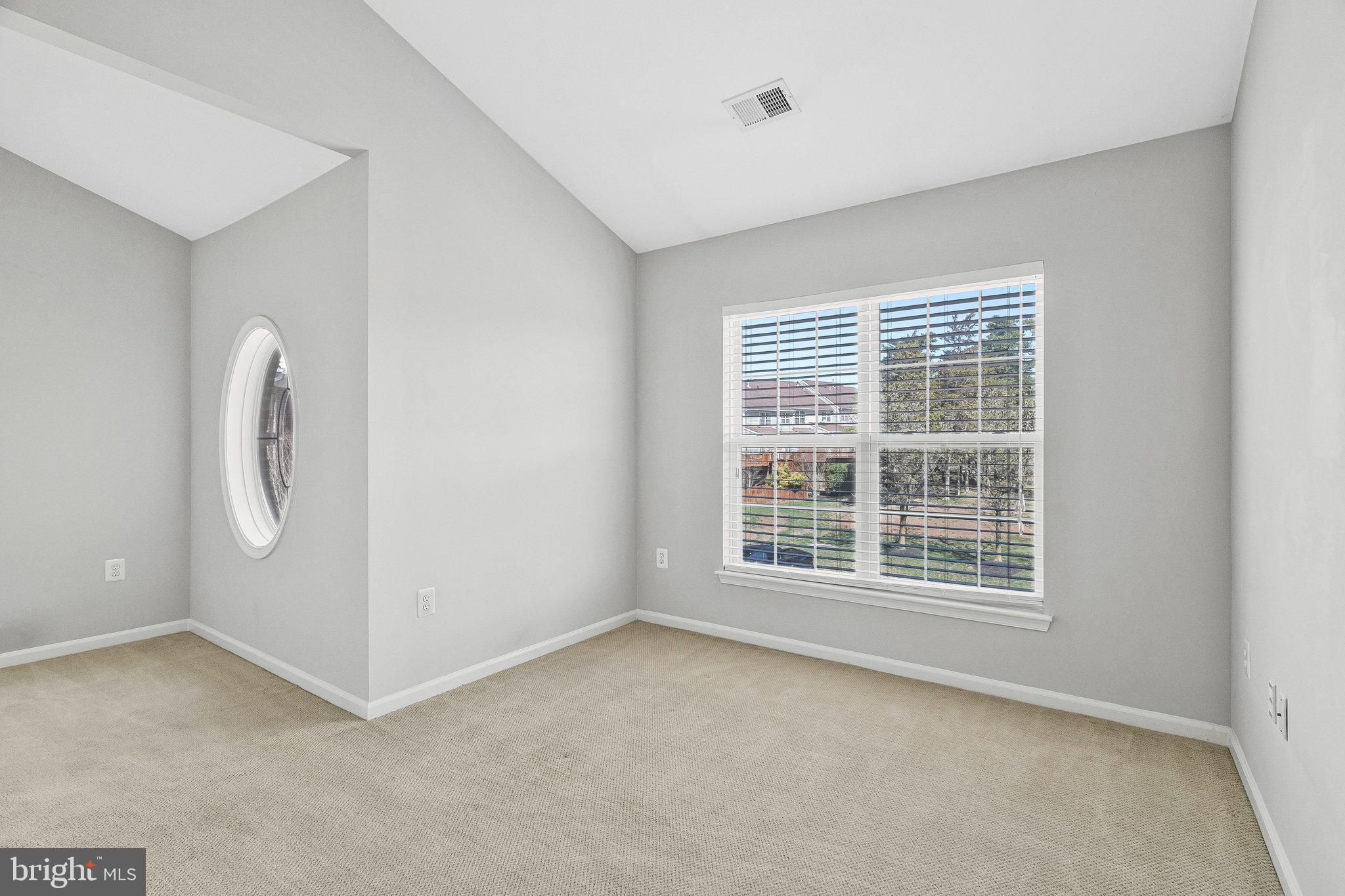 NORTHLAKE - Residential Lease