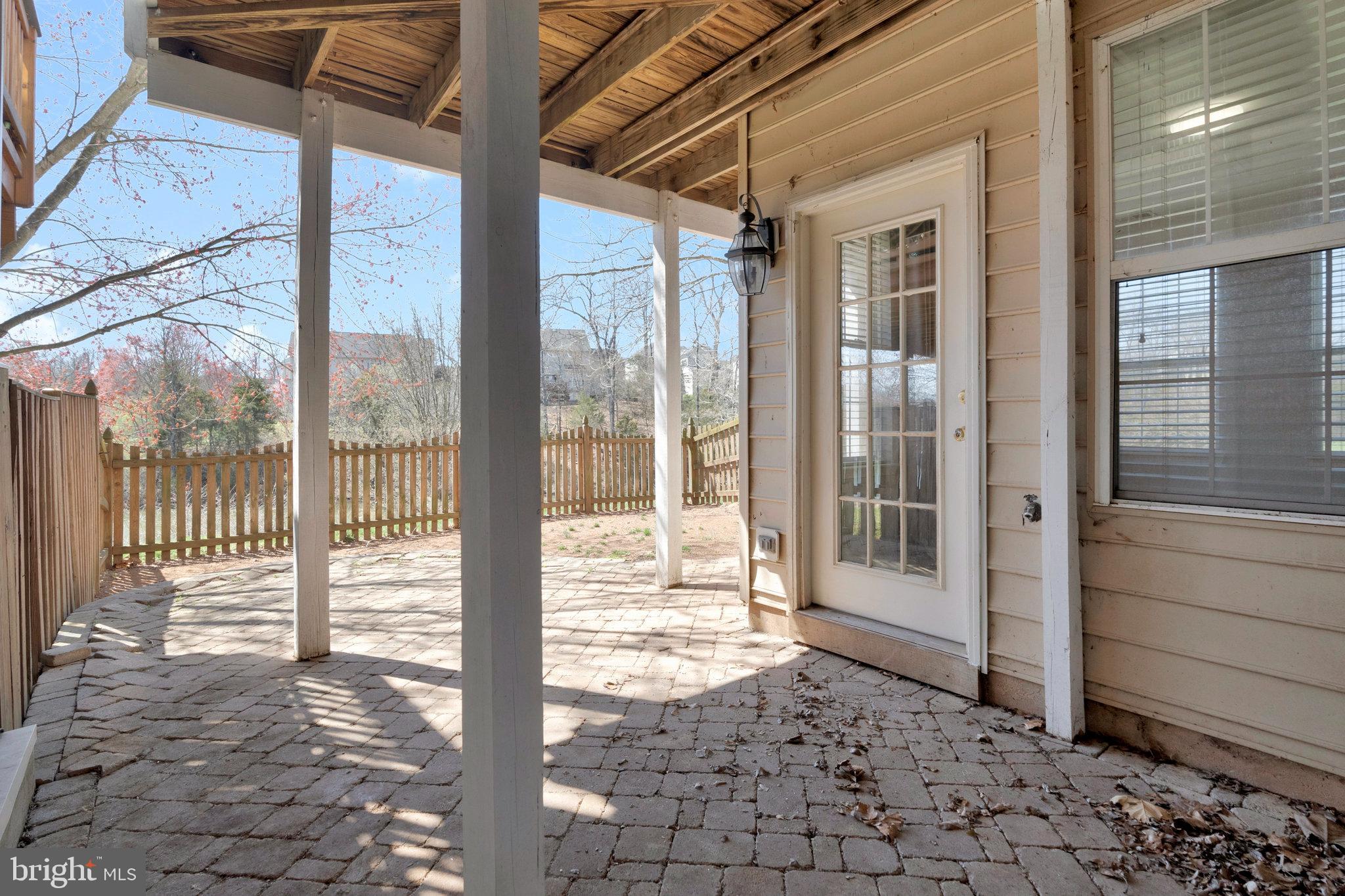 NORTHLAKE - Residential Lease