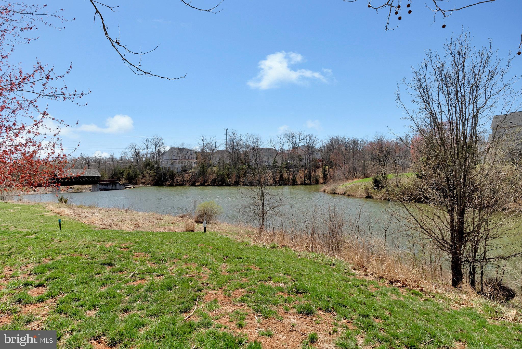 NORTHLAKE - Residential Lease