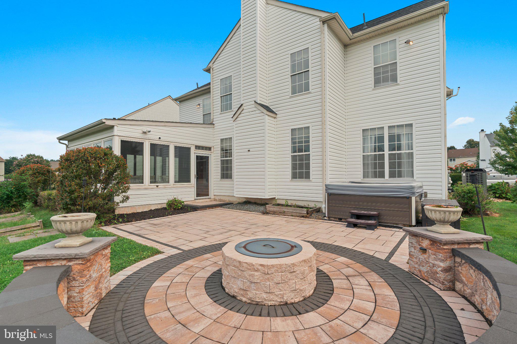 6 ELEANOR WAY