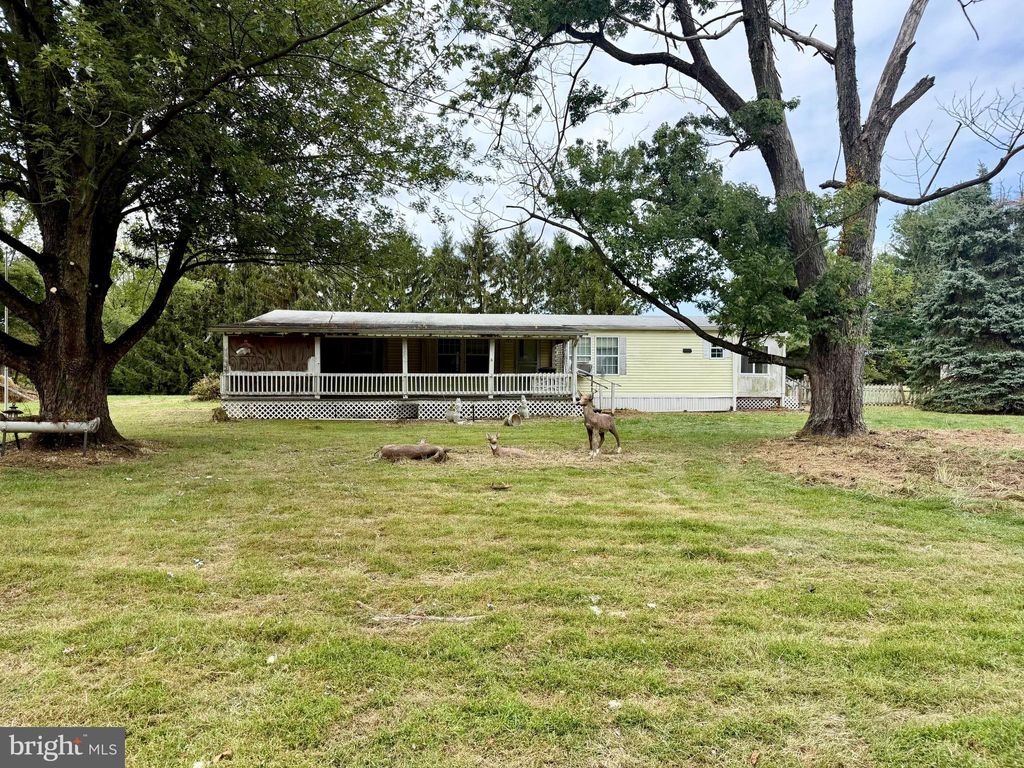 Photo of 250 Leedy Road, SPRING GROVE, PA 17362 (MLS # PAYK2090424)