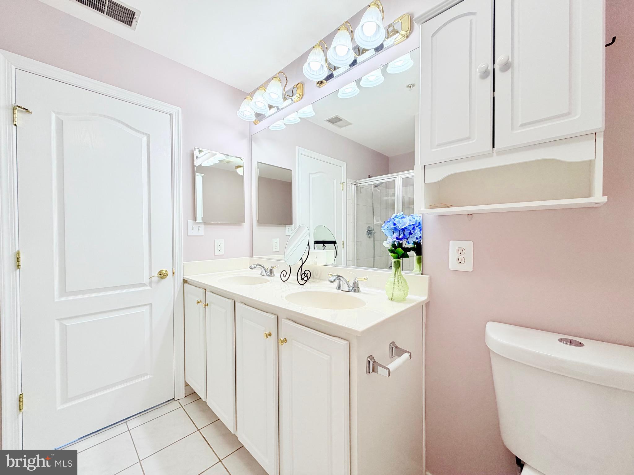 FAIRWAY VILLAS - Residential