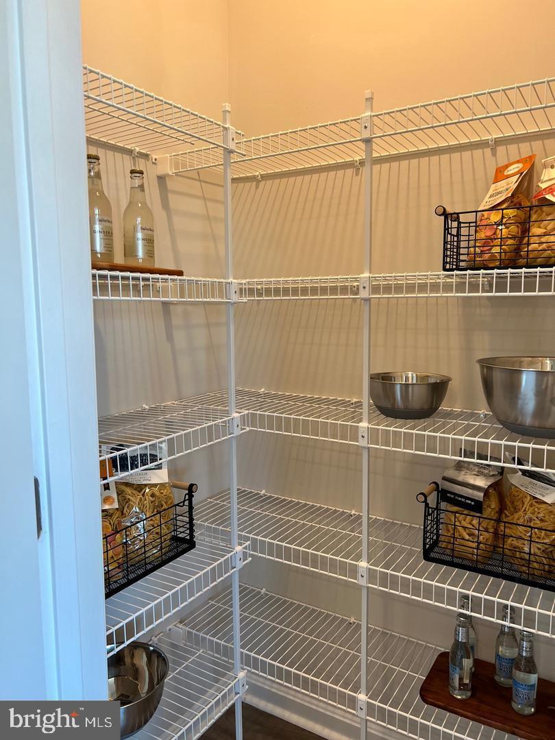 SENSENY VILLAGE - Residential