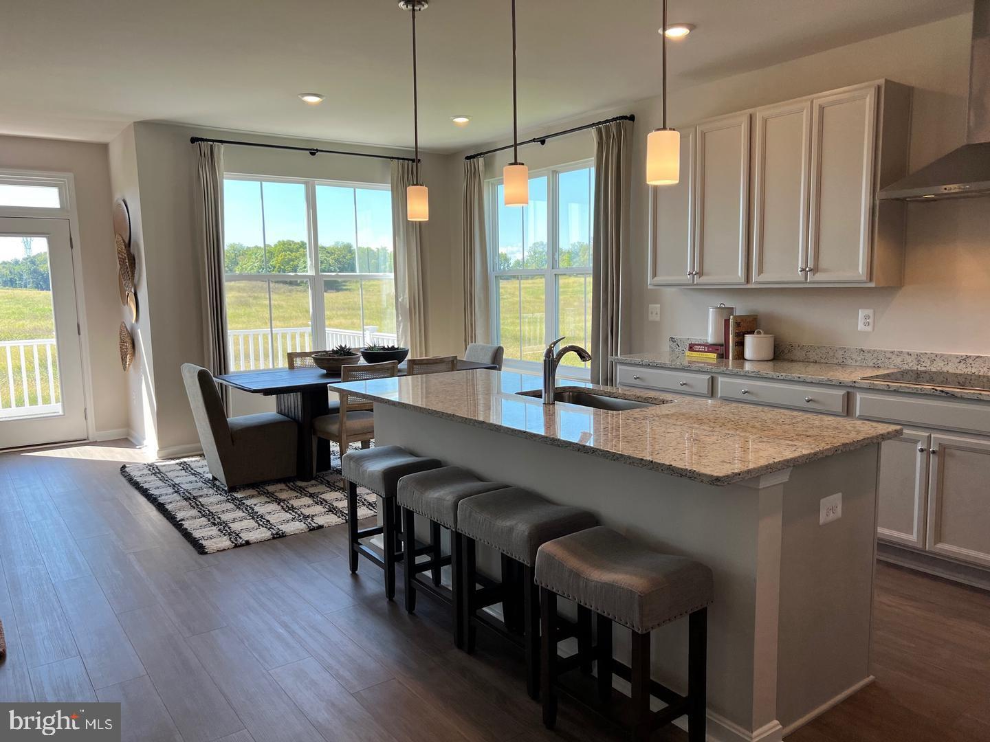 SENSENY VILLAGE - Residential